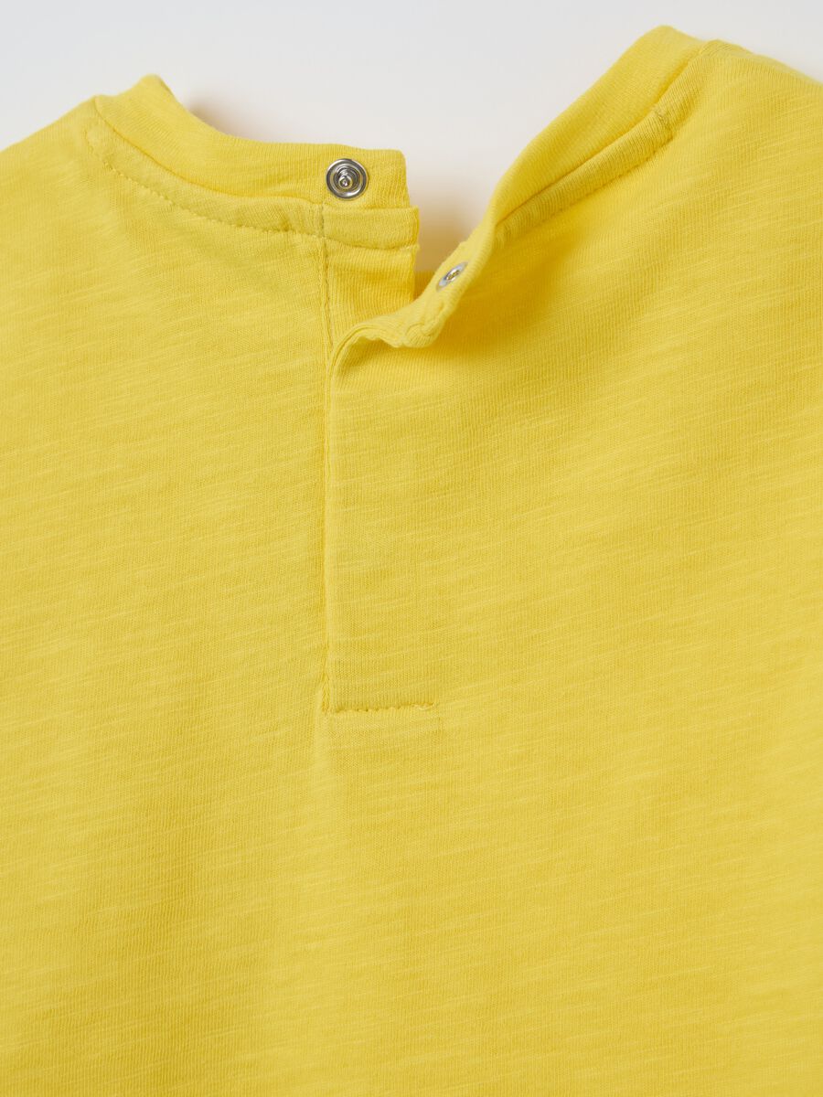 Yellow T-shirt in organic cotton with pocket_3