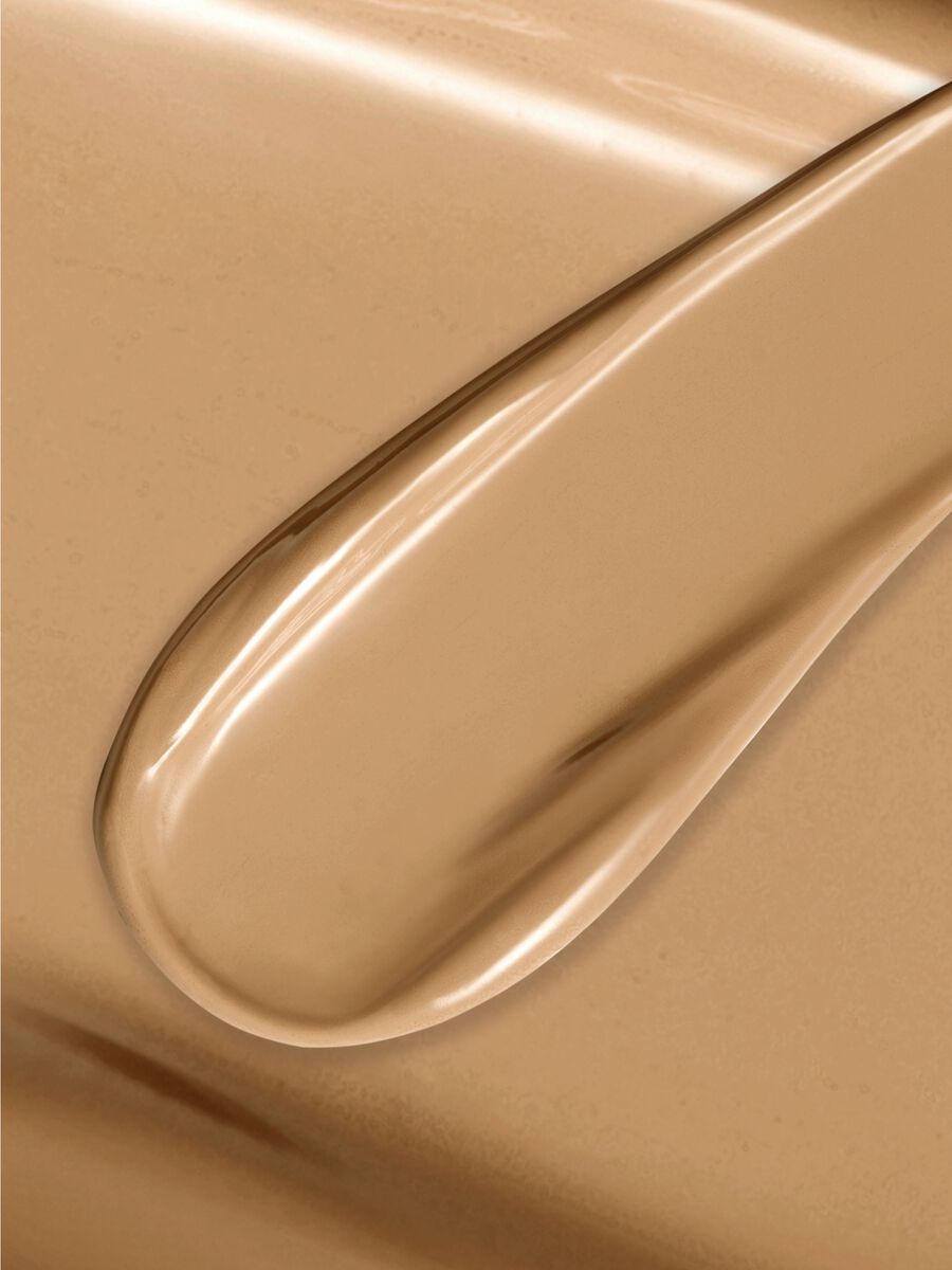 Dewy skin cushion foundation effect. Provides healthy, flawless, and radiant skin for 24 hours!_2