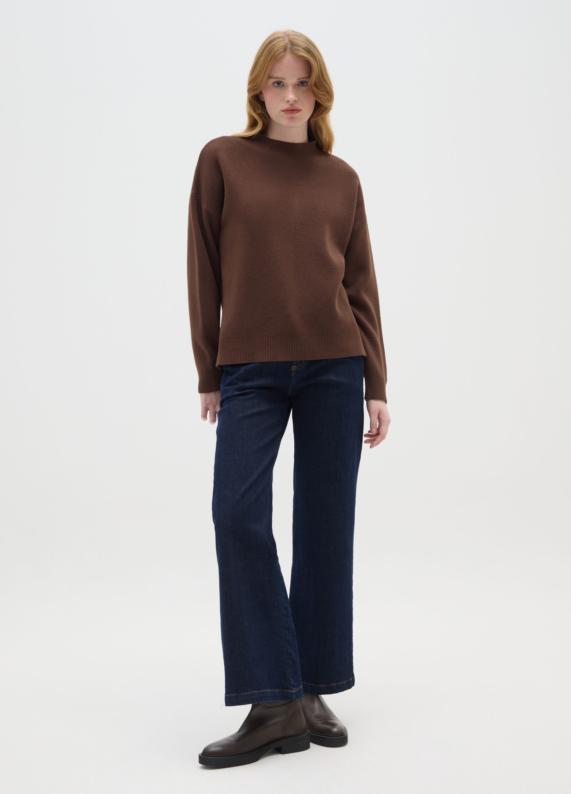 Regular fit brown sweater