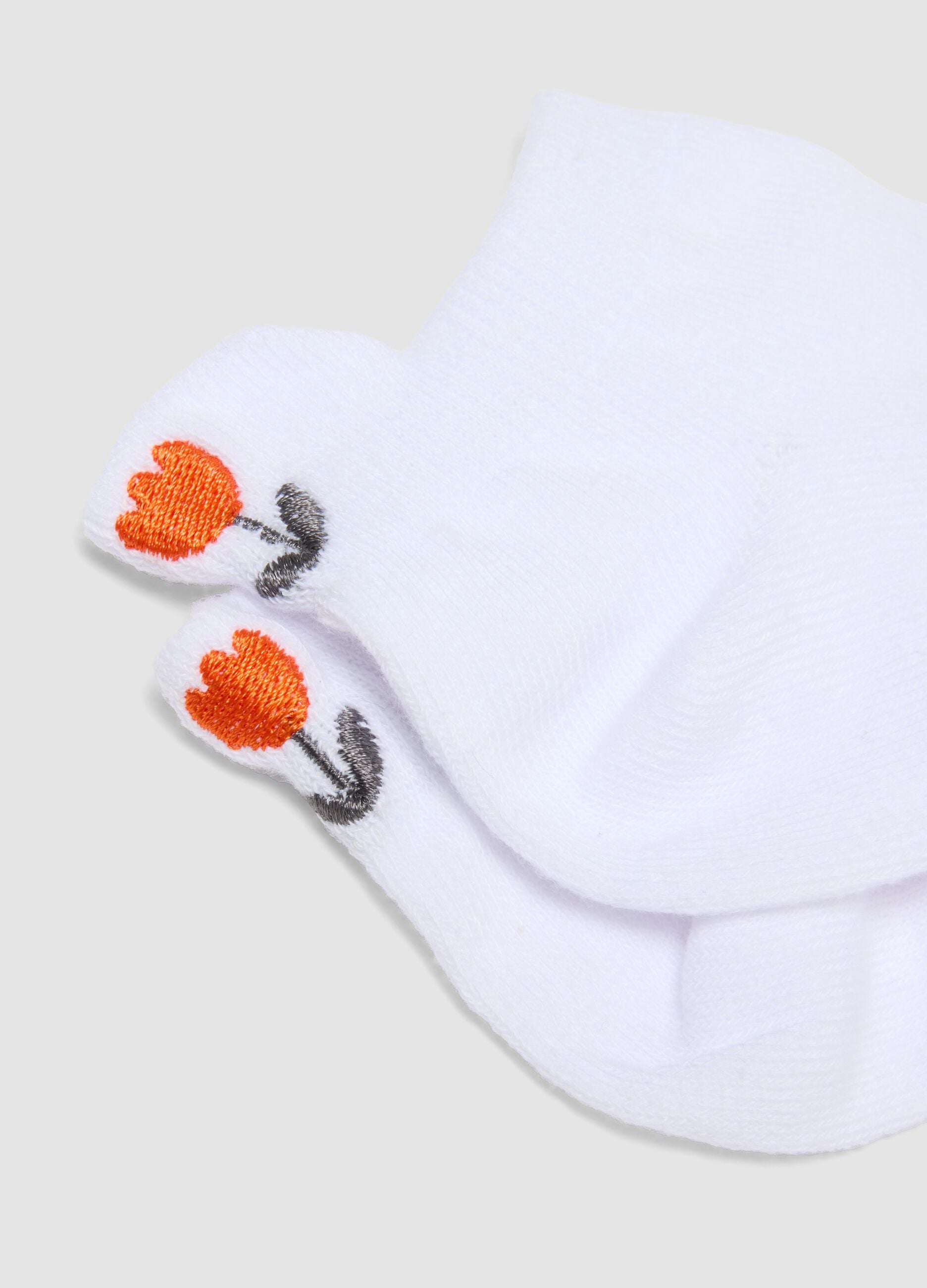 2-pack of white organic cotton socks