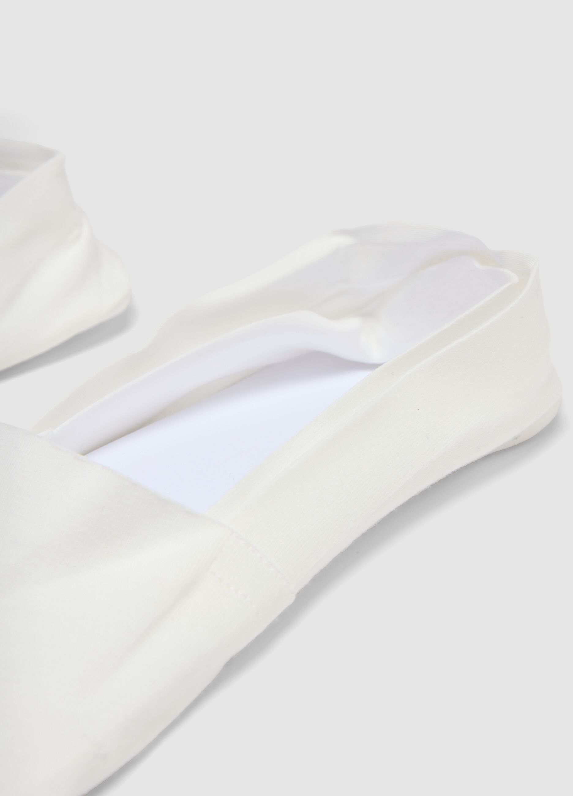 2-pack of white organic cotton invisible socks