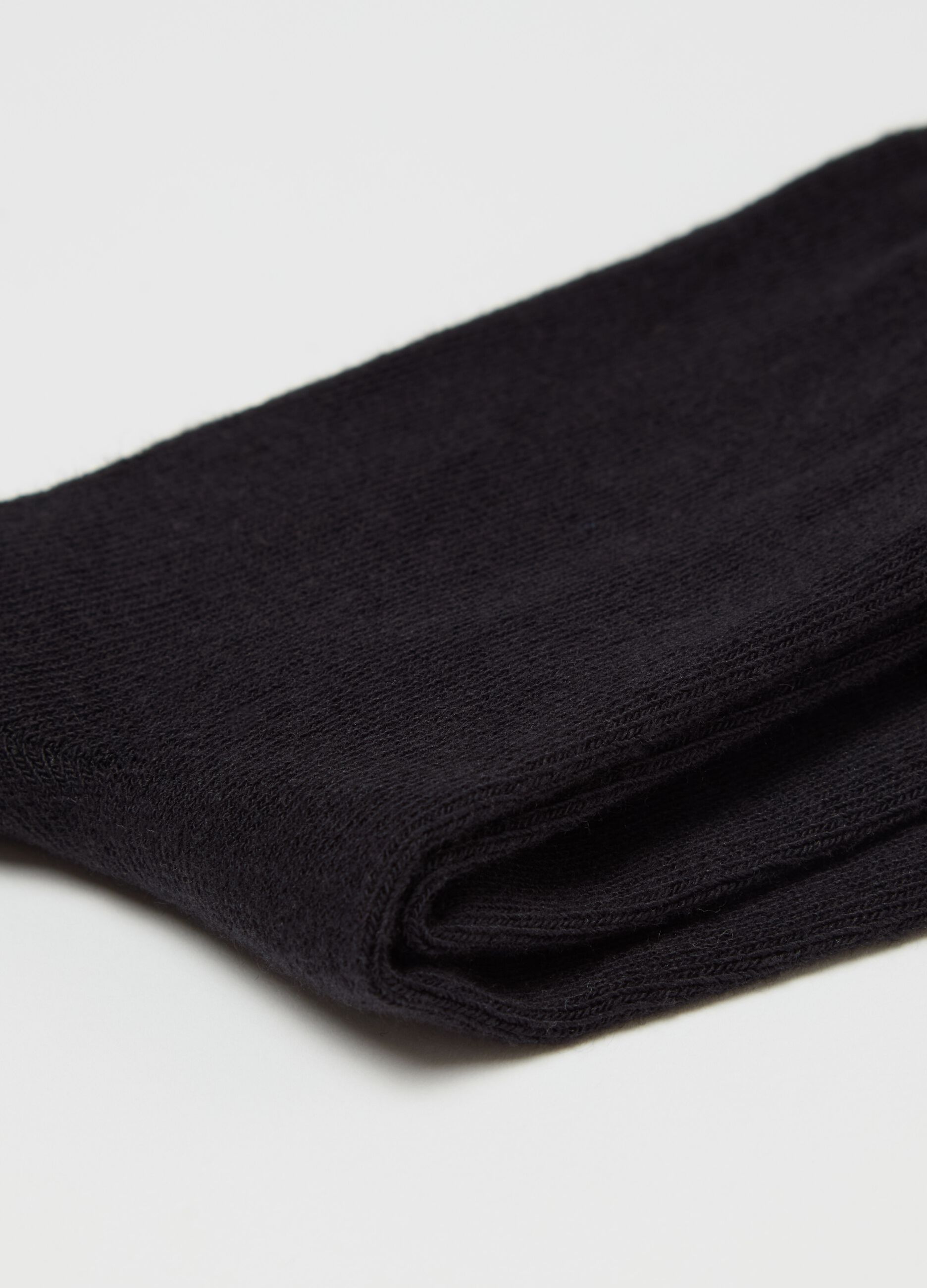 Two-pair pack short socks with wavy edging