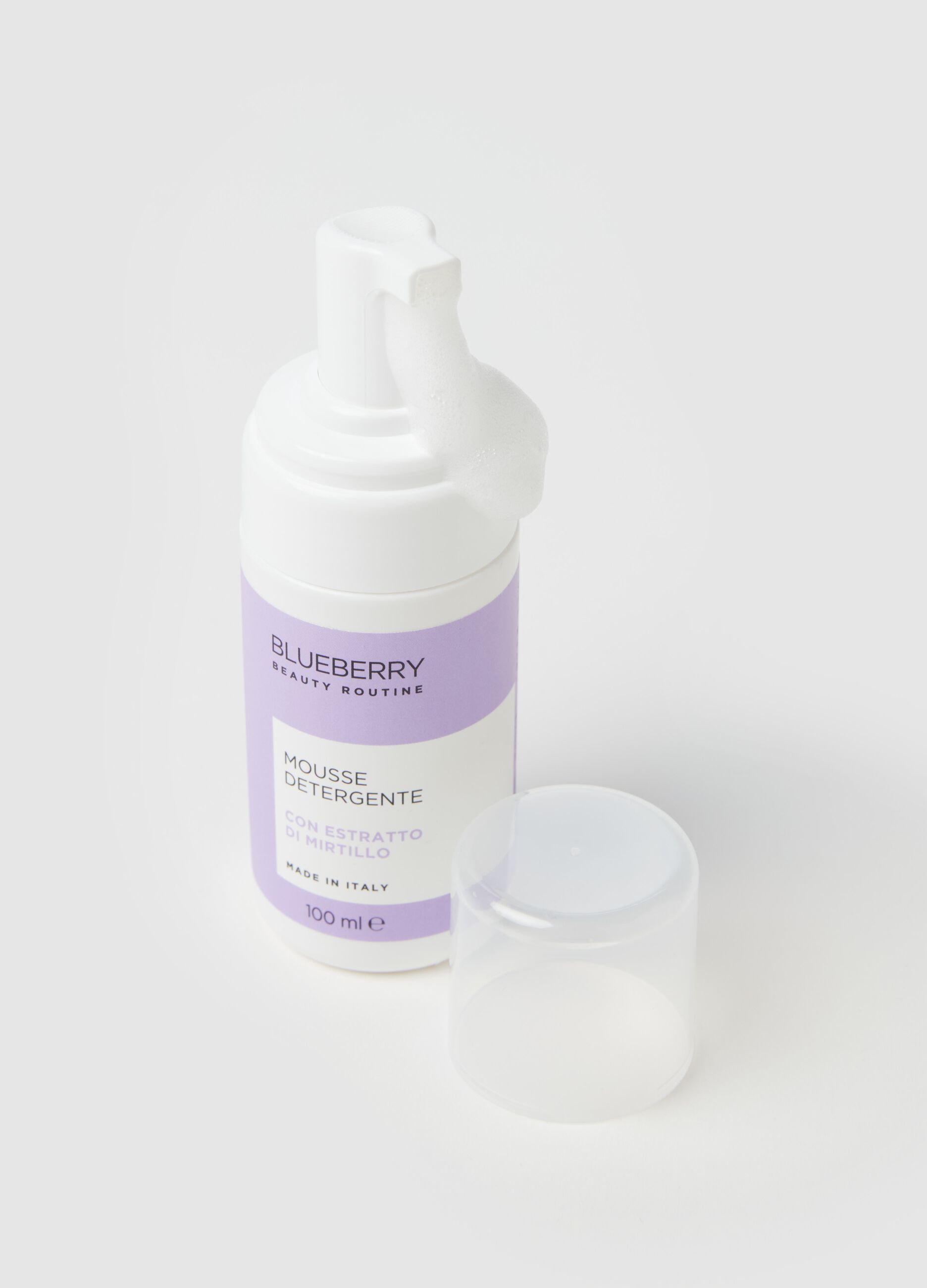 Blueberry cleansing mousse