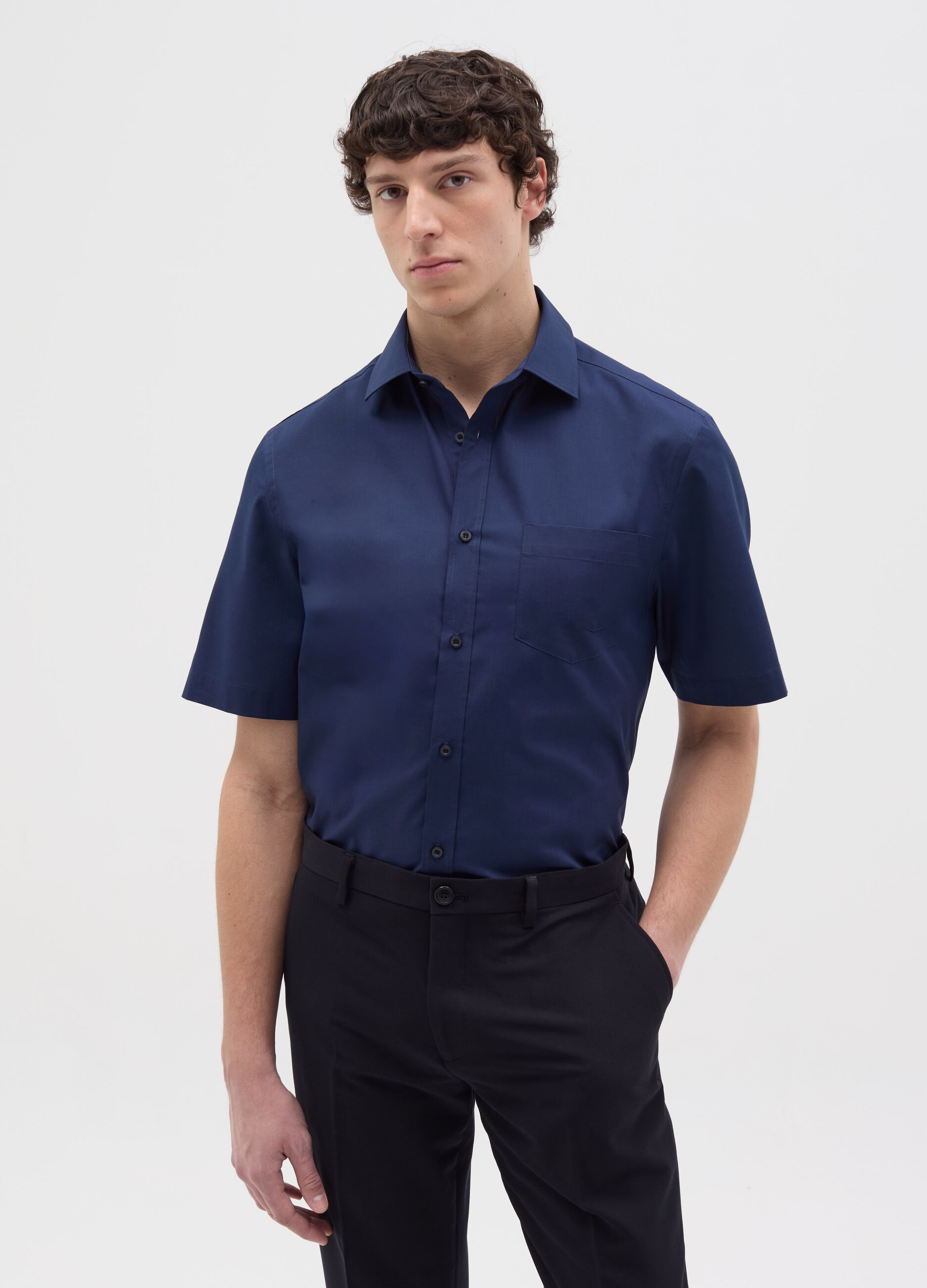 Regular-fit easy-iron shirt with short sleeves