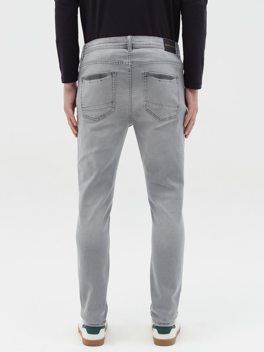 Super-skinny-fit jeans with fading_3
