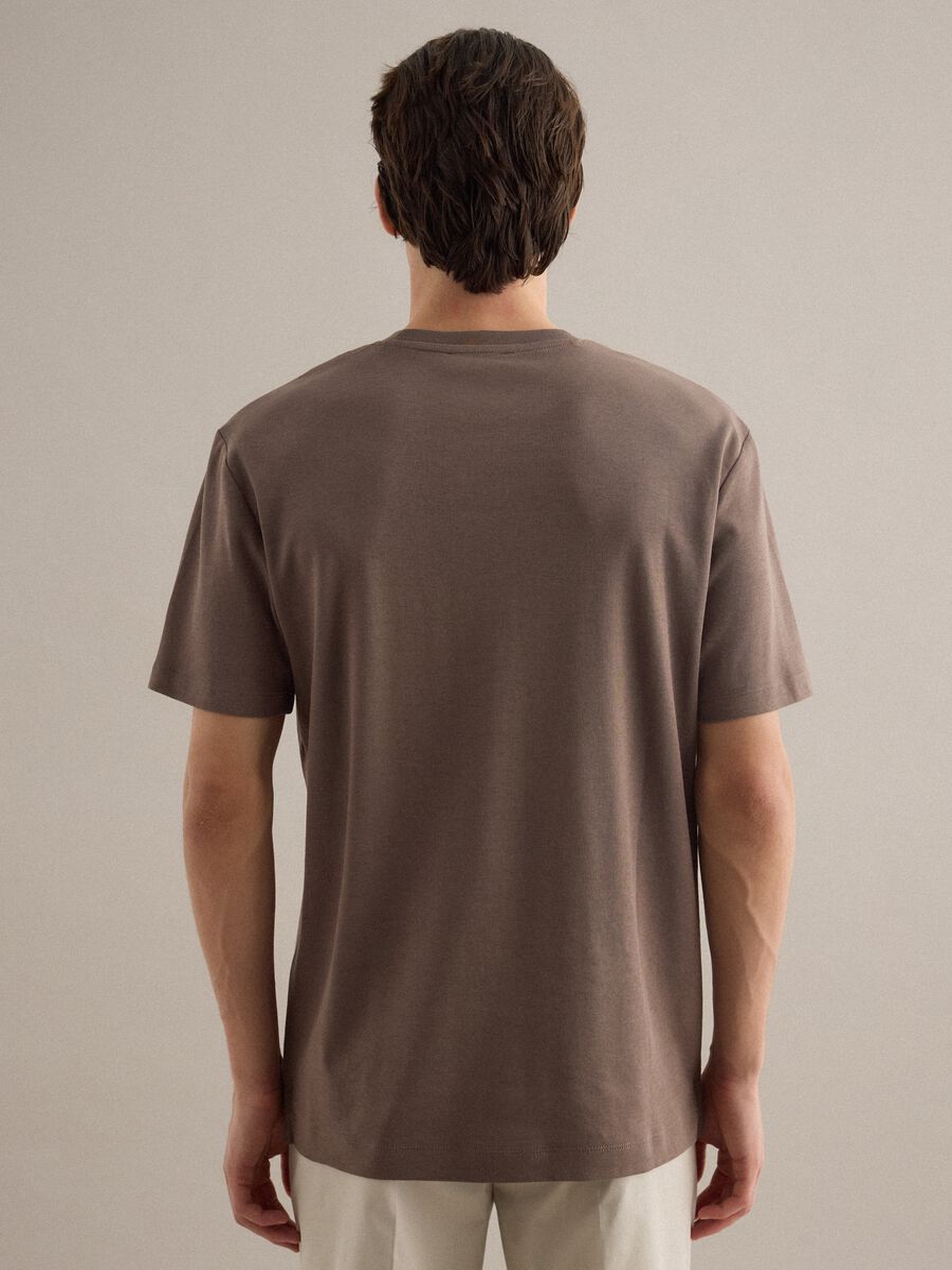 T-shirt girocollo in puro cotone marrone regular fit_2