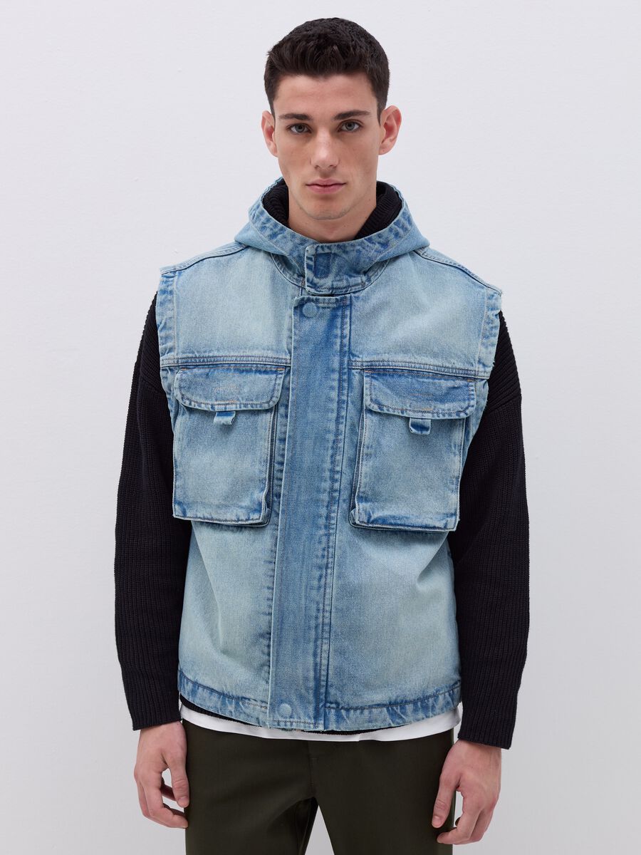 Denim gilet with hood_0
