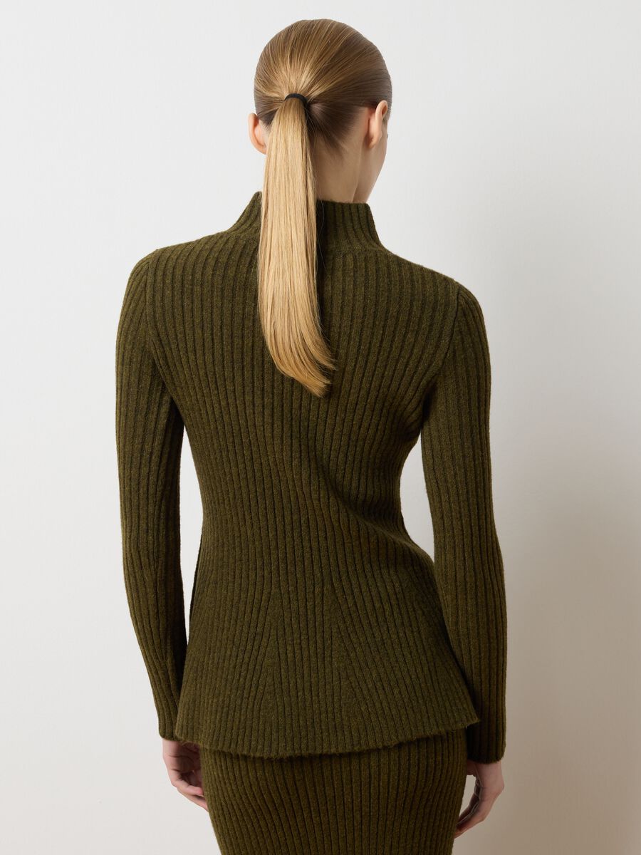 Green Ribbed Turtleneck Sweater - Fitted Fit_4