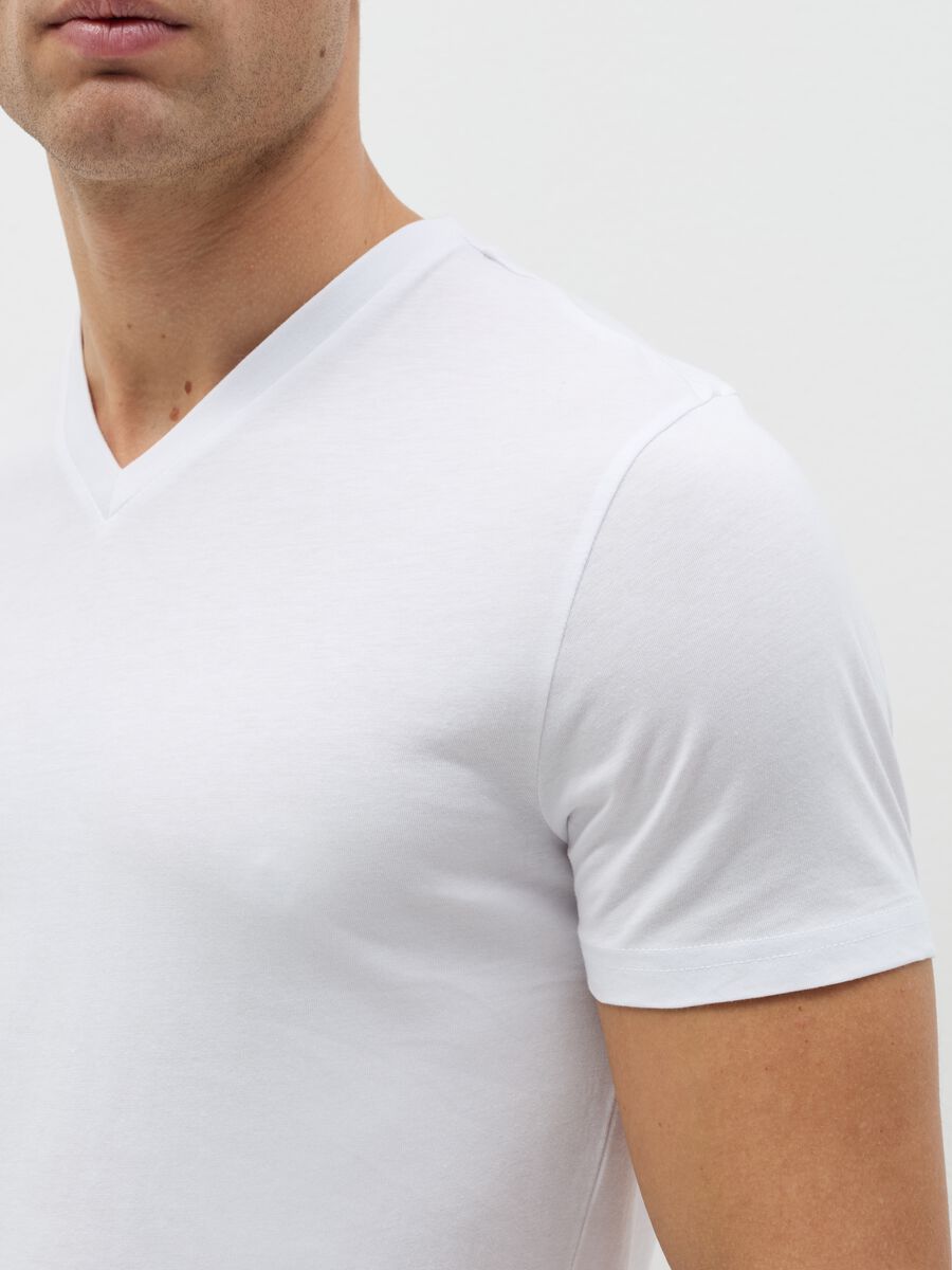T-shirt intima in cotone bio con scollo a V _3
