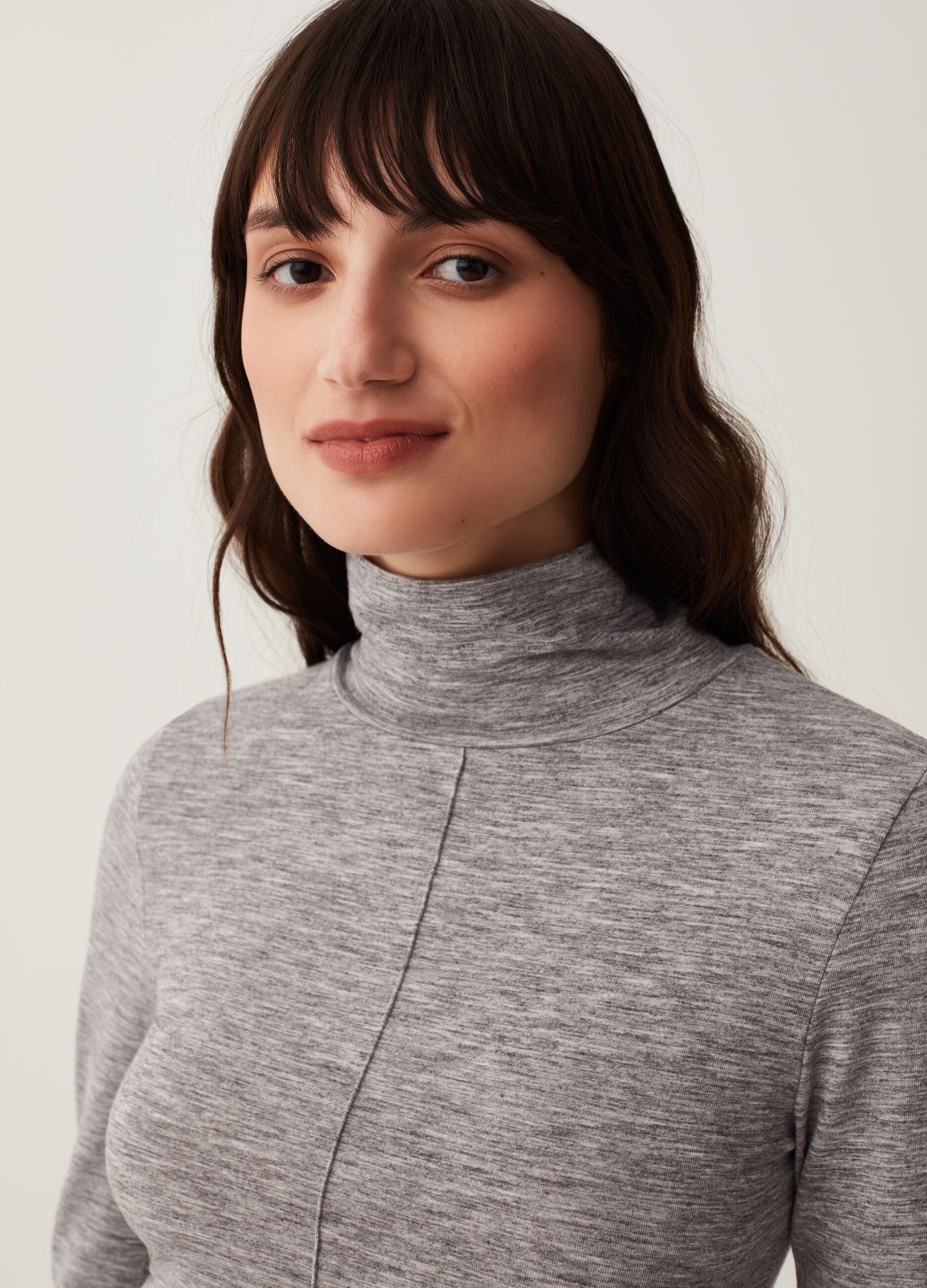T-shirt a collo alto con cucitura in rilievo_0