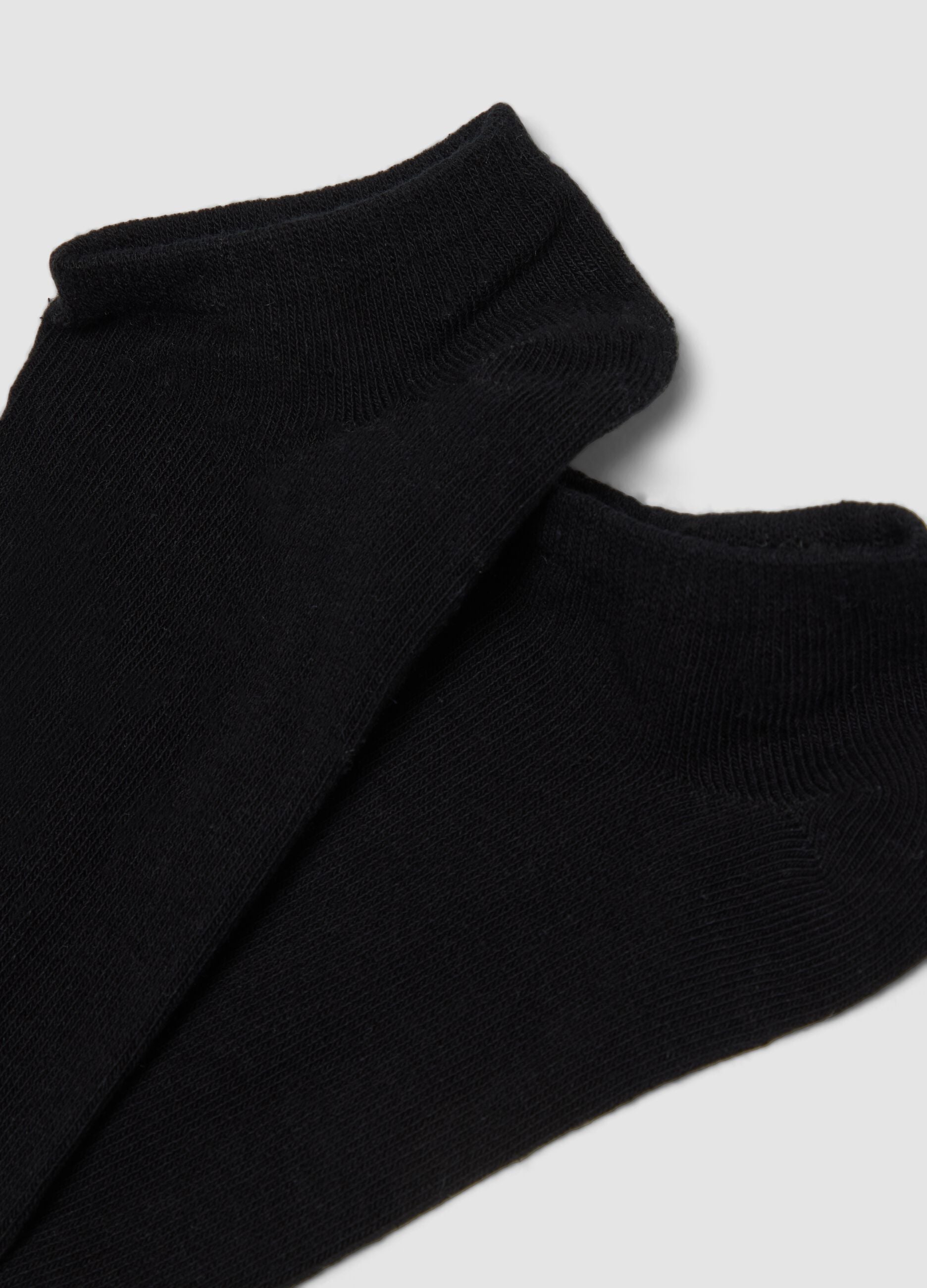 10-pack of men&rsquo;s black ankle sports socks in organic cotton blend