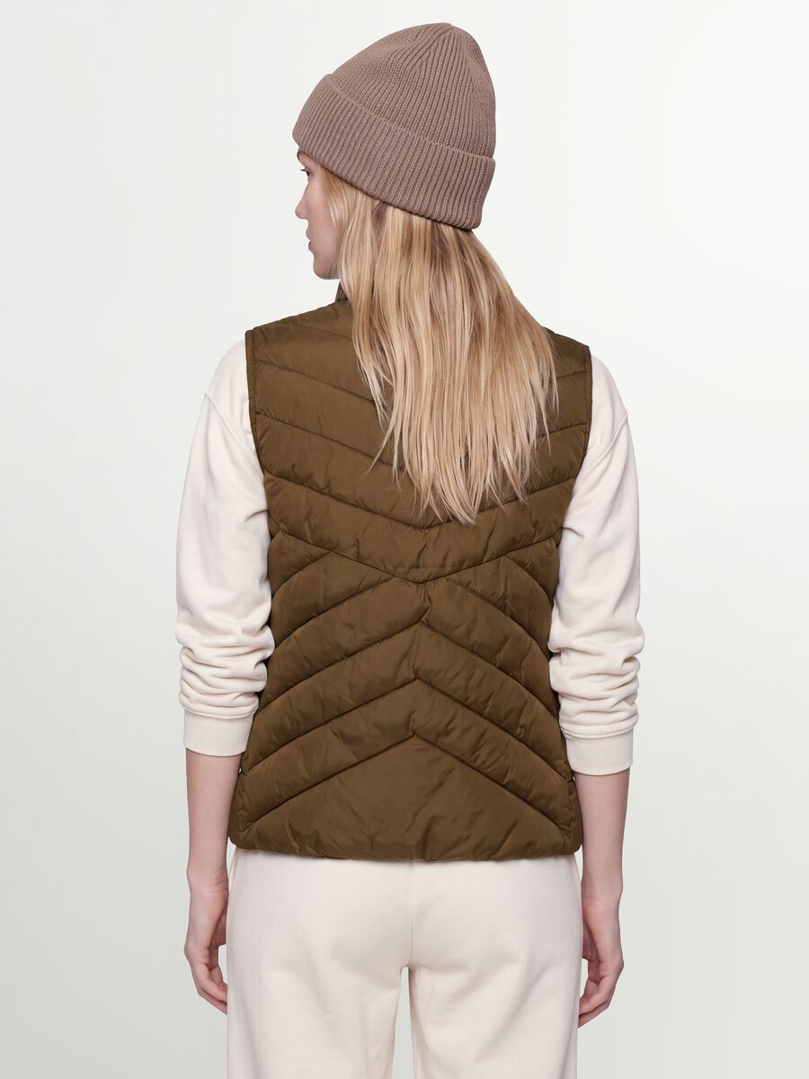 Gilet Ultralight verde trapuntato con zip e collo alto_2