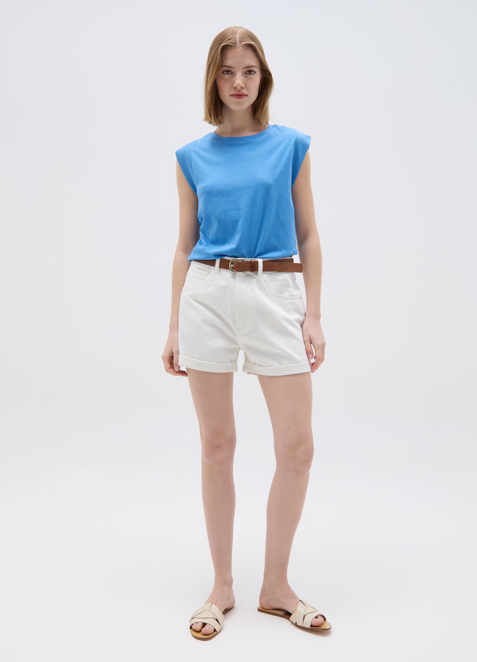 Relaxed-fit sleeveless T-shirt