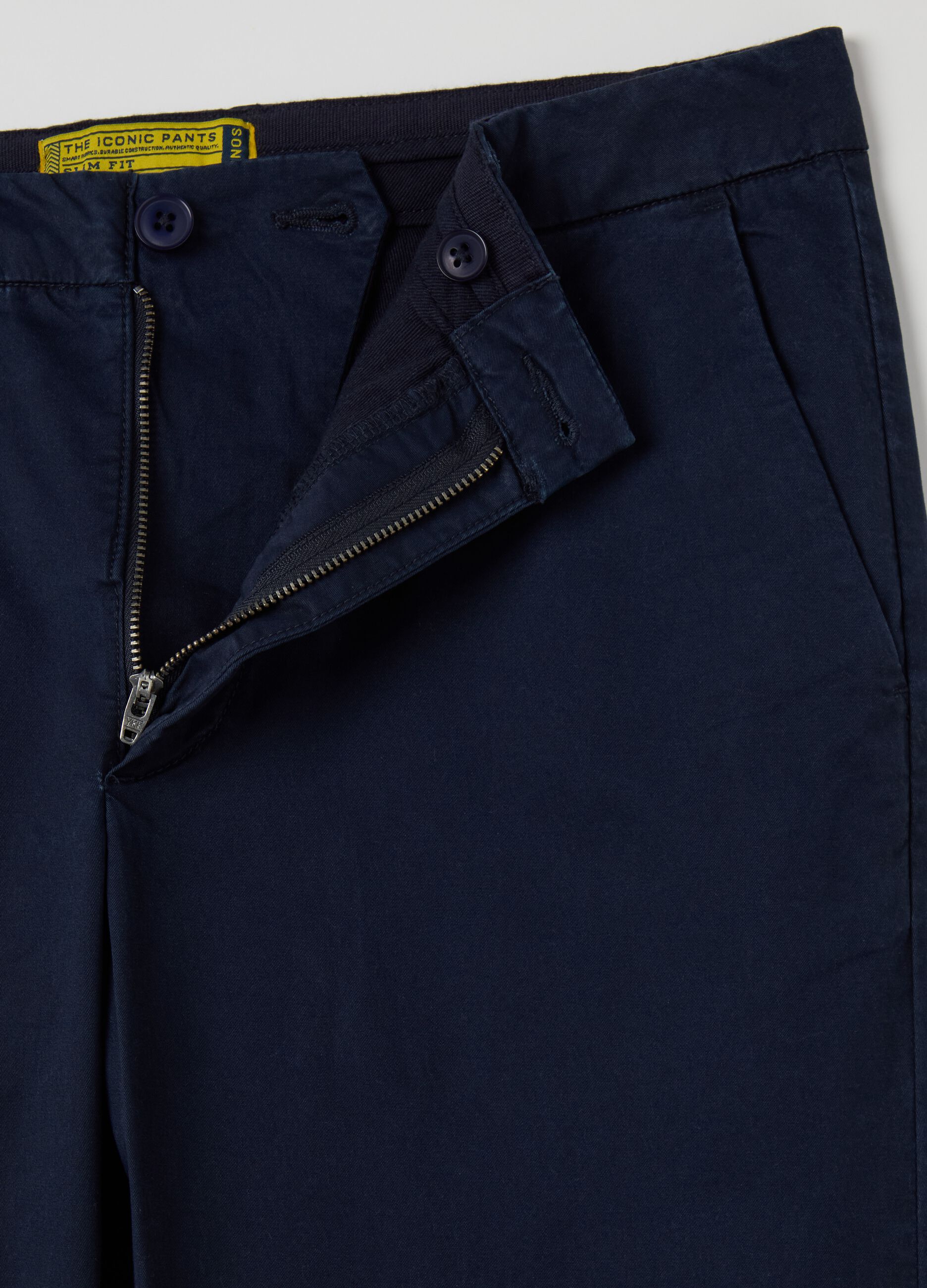 Pantalone chino slim fit in cotone stretch