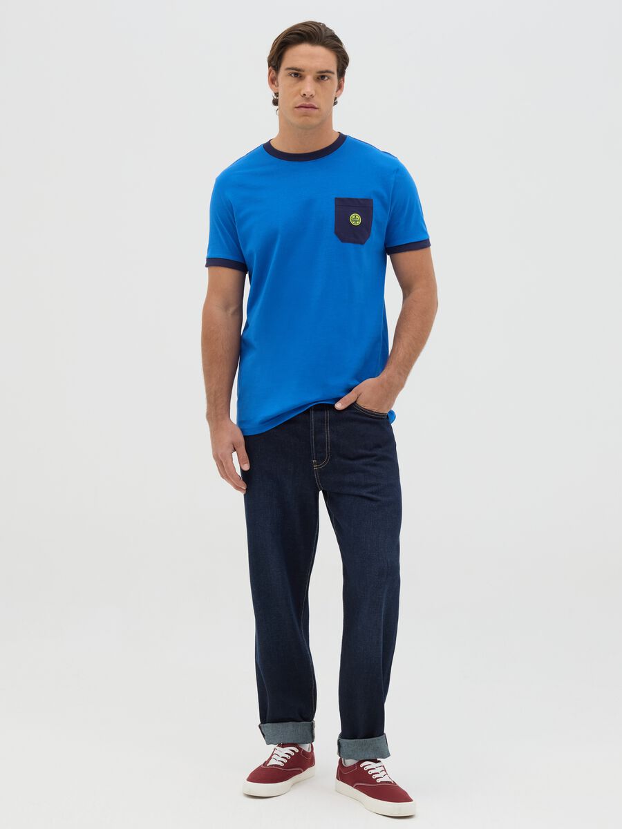 Blue T-shirt with pocket and contrasting details_1
