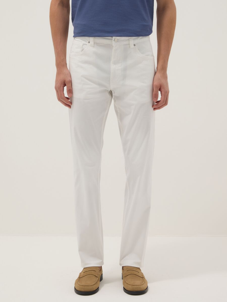 Pantaloni bianchi in cotone elasticizzato slim fit_1