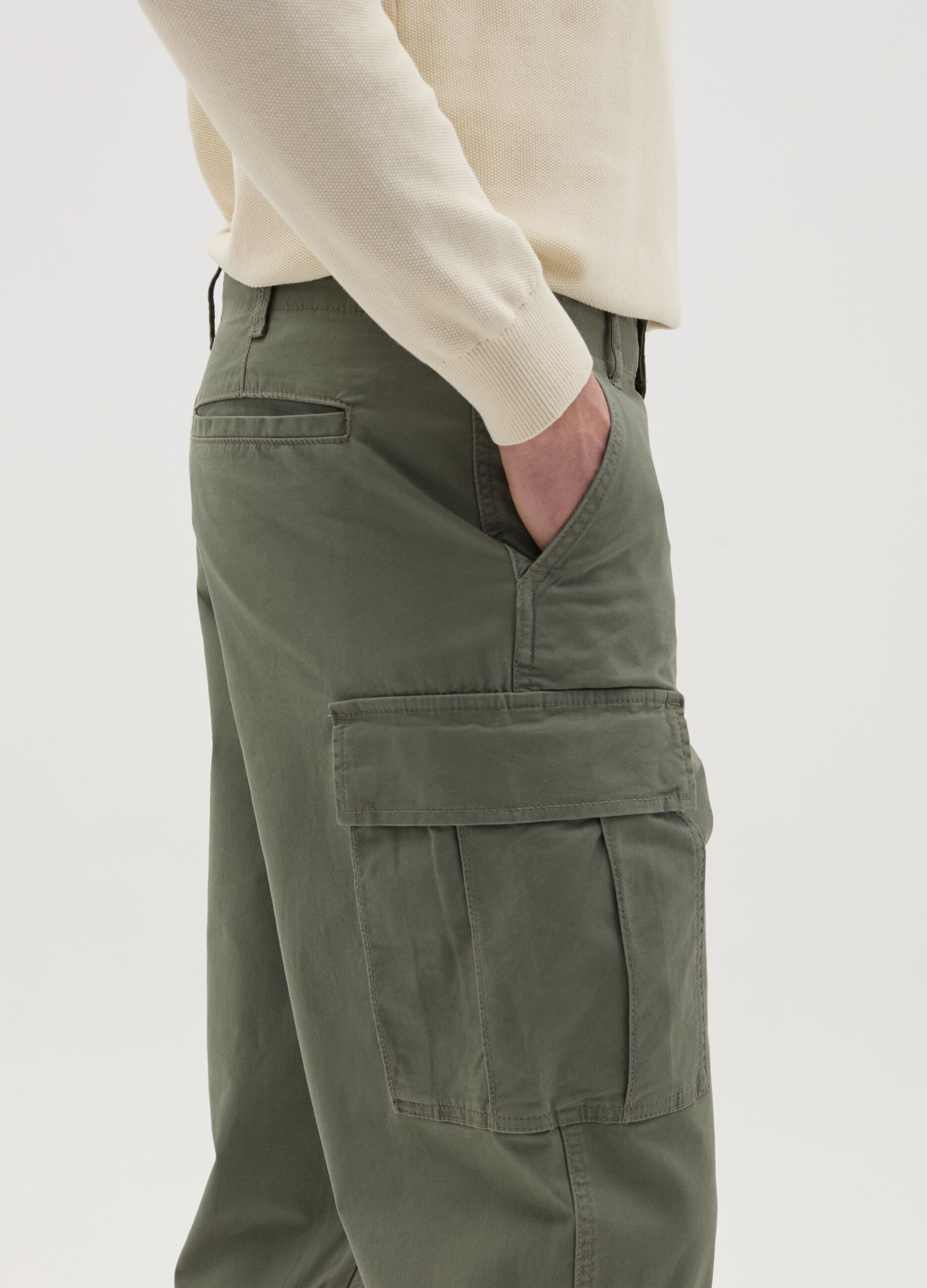 Cargo trousers with internal drawstring