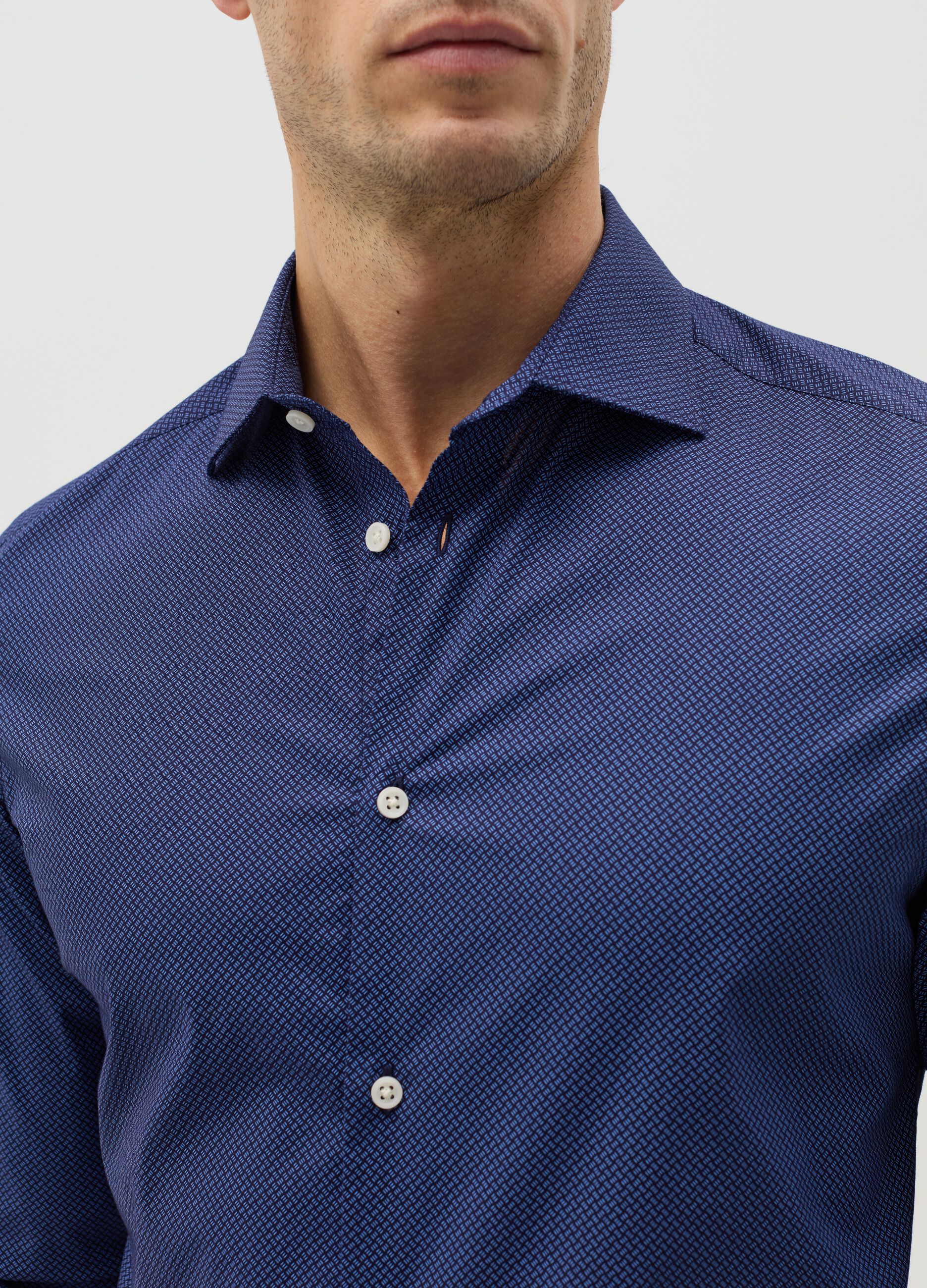 Slim-fit shirt with micro pattern