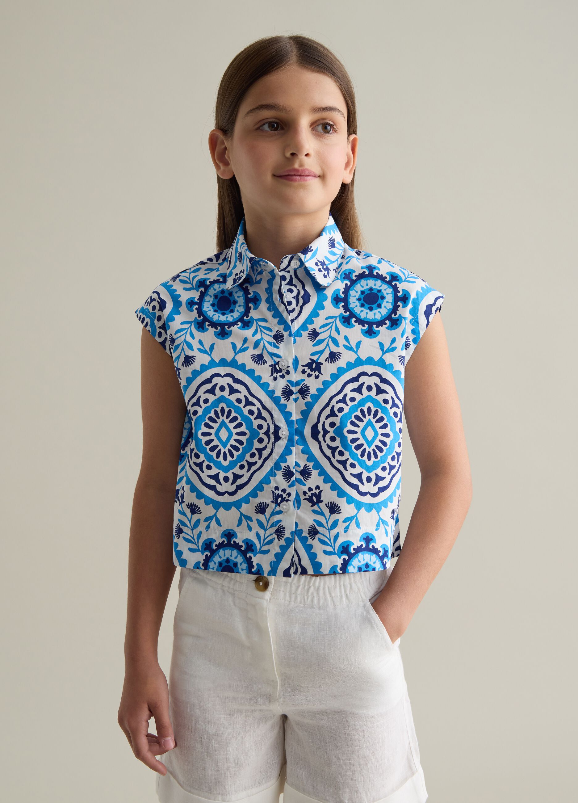 Sleeveless girl's shirt in multicolour pure cotton with print