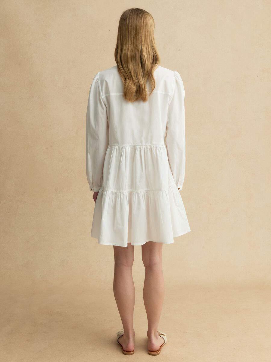 Abito in puro cotone bianco regular fit deep V_3