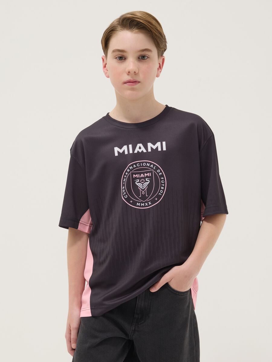 Black short-sleeved T-shirt with sporty print, regular fit_0