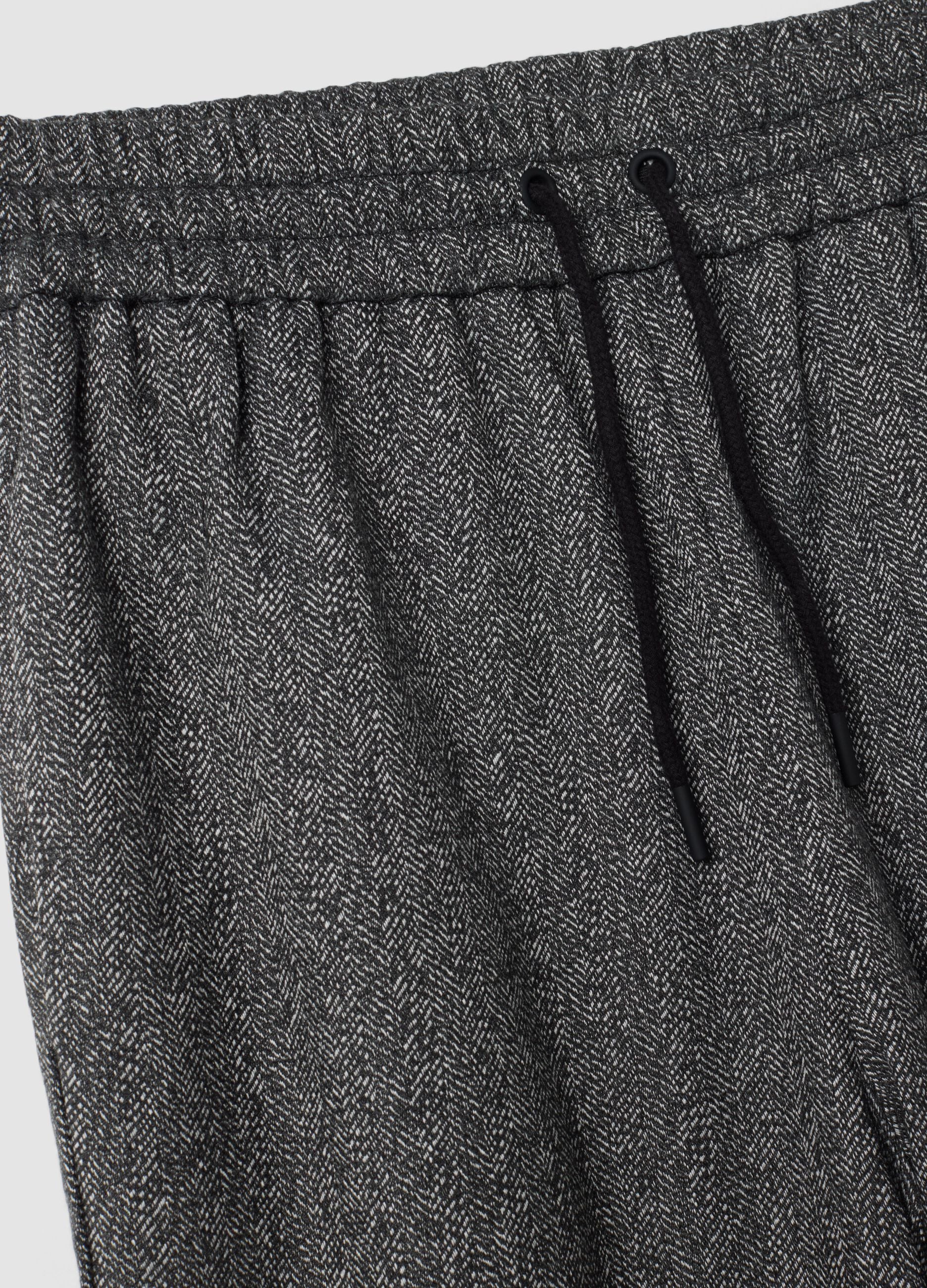 Jogger grigi in misto viscosa elasticizzata wide leg con fantasia