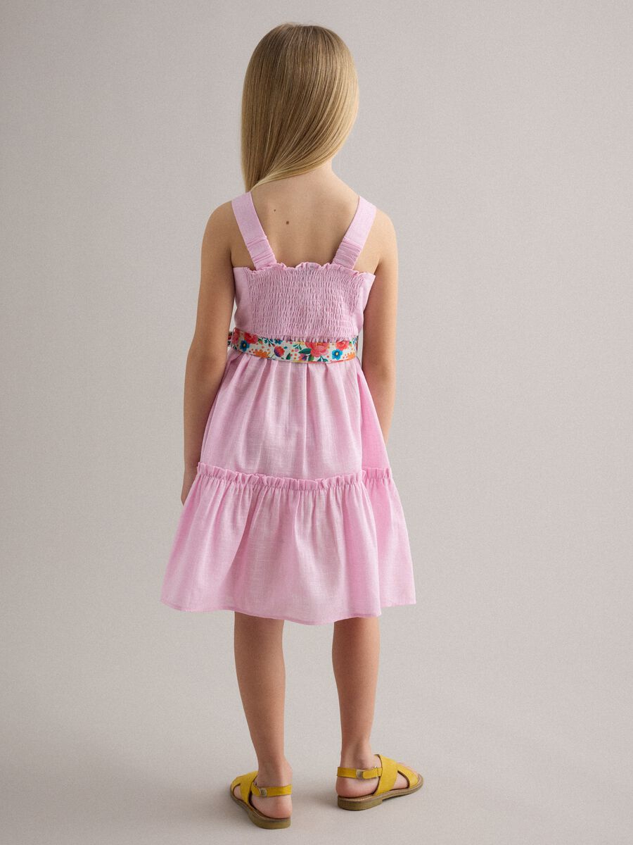 Vestito in puro cotone rosa da bambina regular fit con cintura a fiori_2
