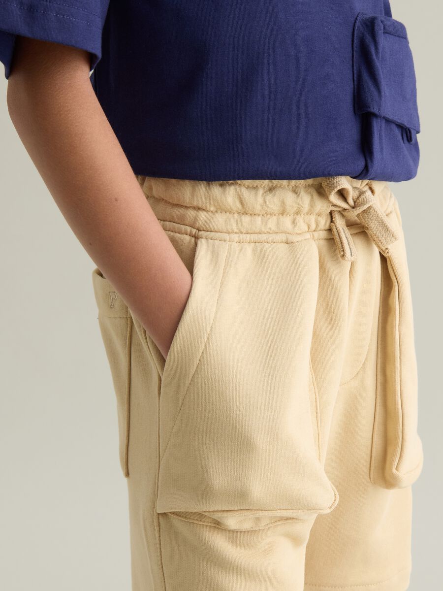 Beige cargo shorts in French terry_1