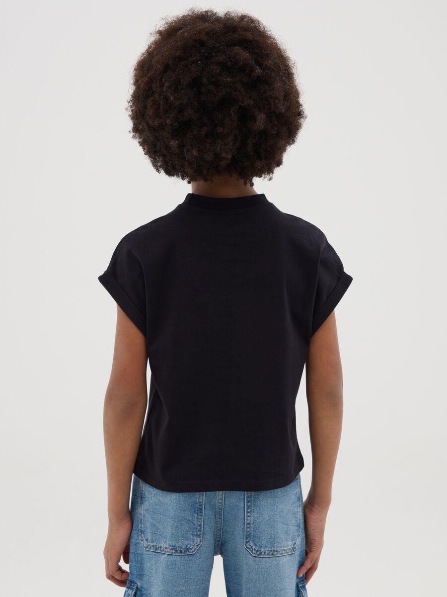 T-shirt da ragazza in puro cotone nero regular fit con stampa_1