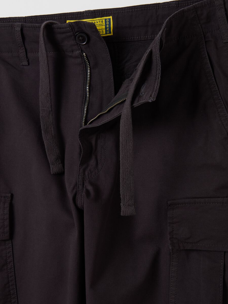 Cargo trousers with internal drawstring_5