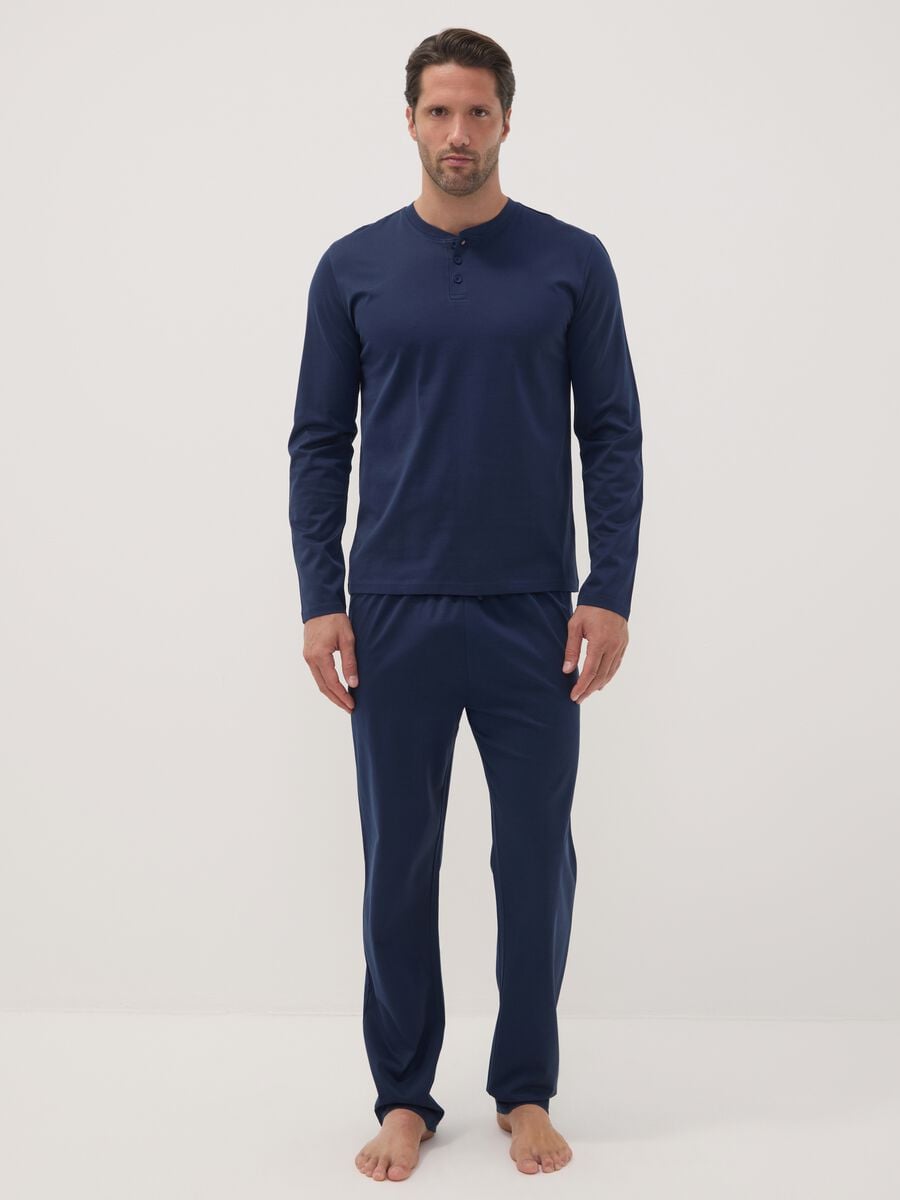 Pigiama blu in puro cotone organico con scollo serafino regular fit_0