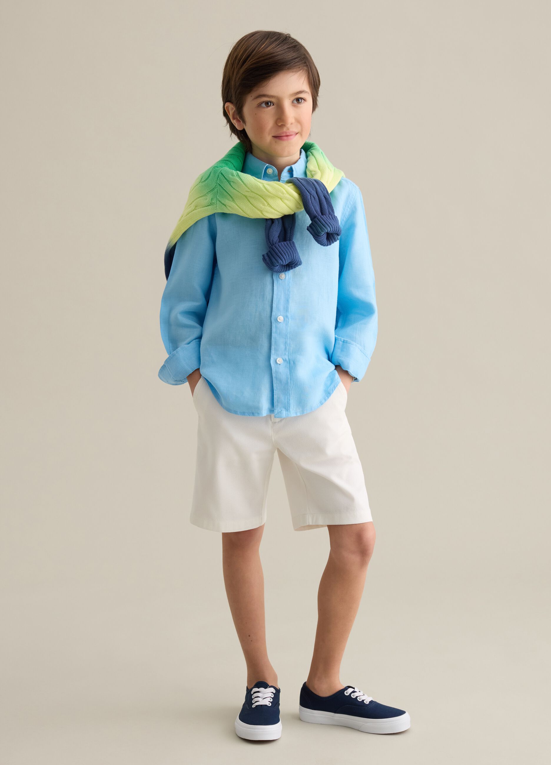 White shorts in stretch cotton