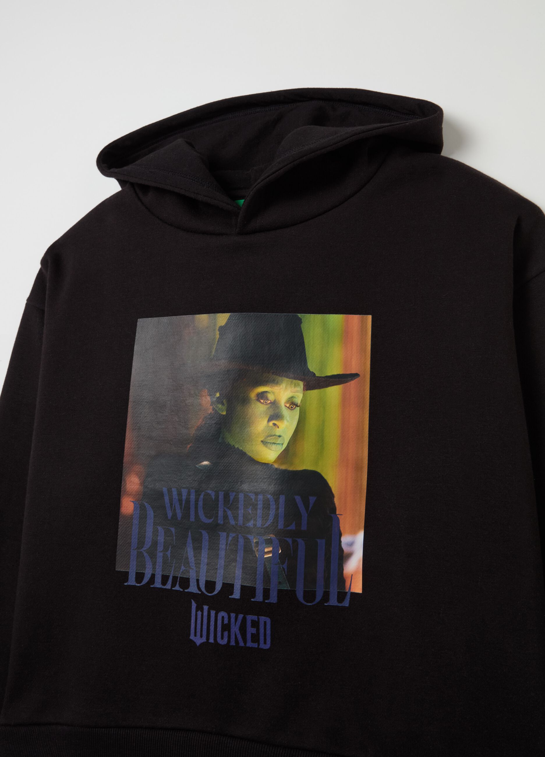 Sweatshirt with hood and Wicked print