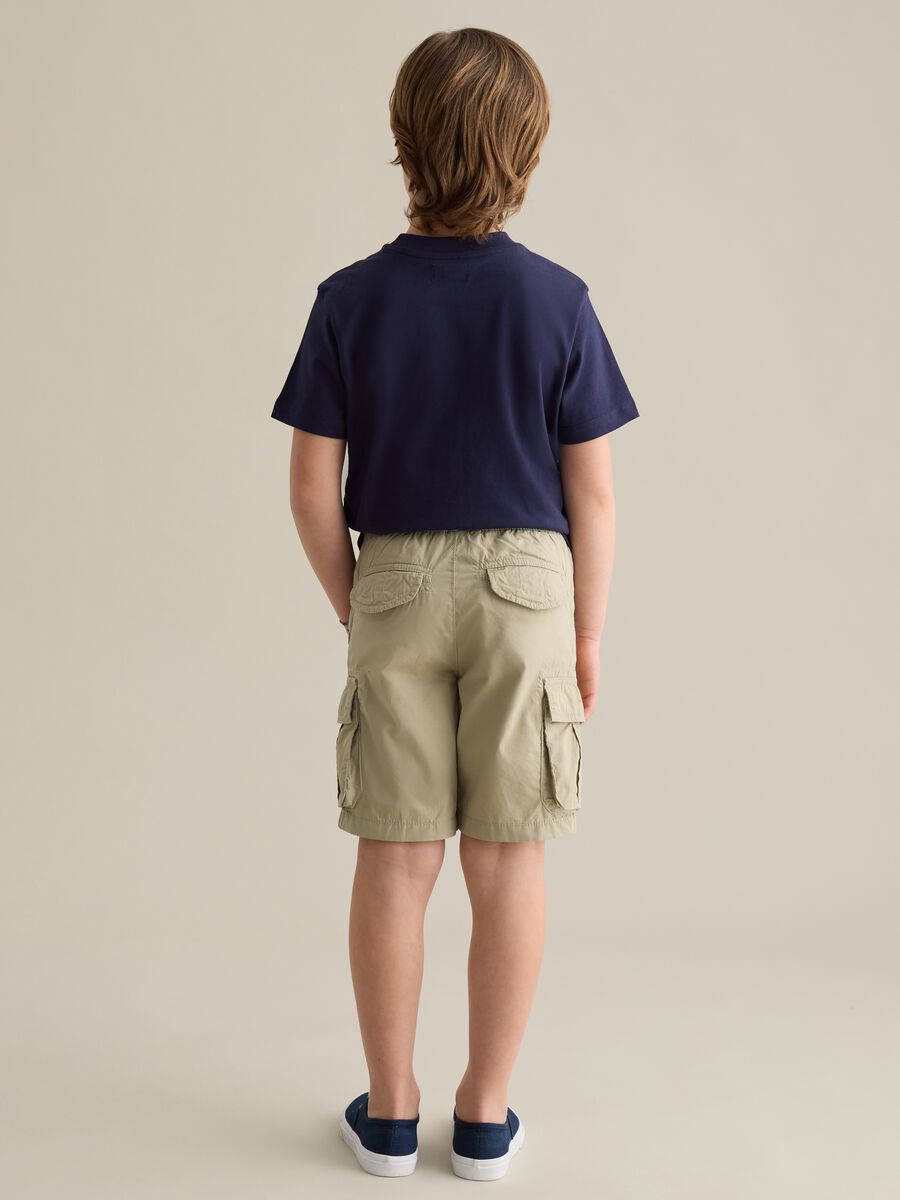 Green cargo Bermuda shorts in canvas with drawstring_3