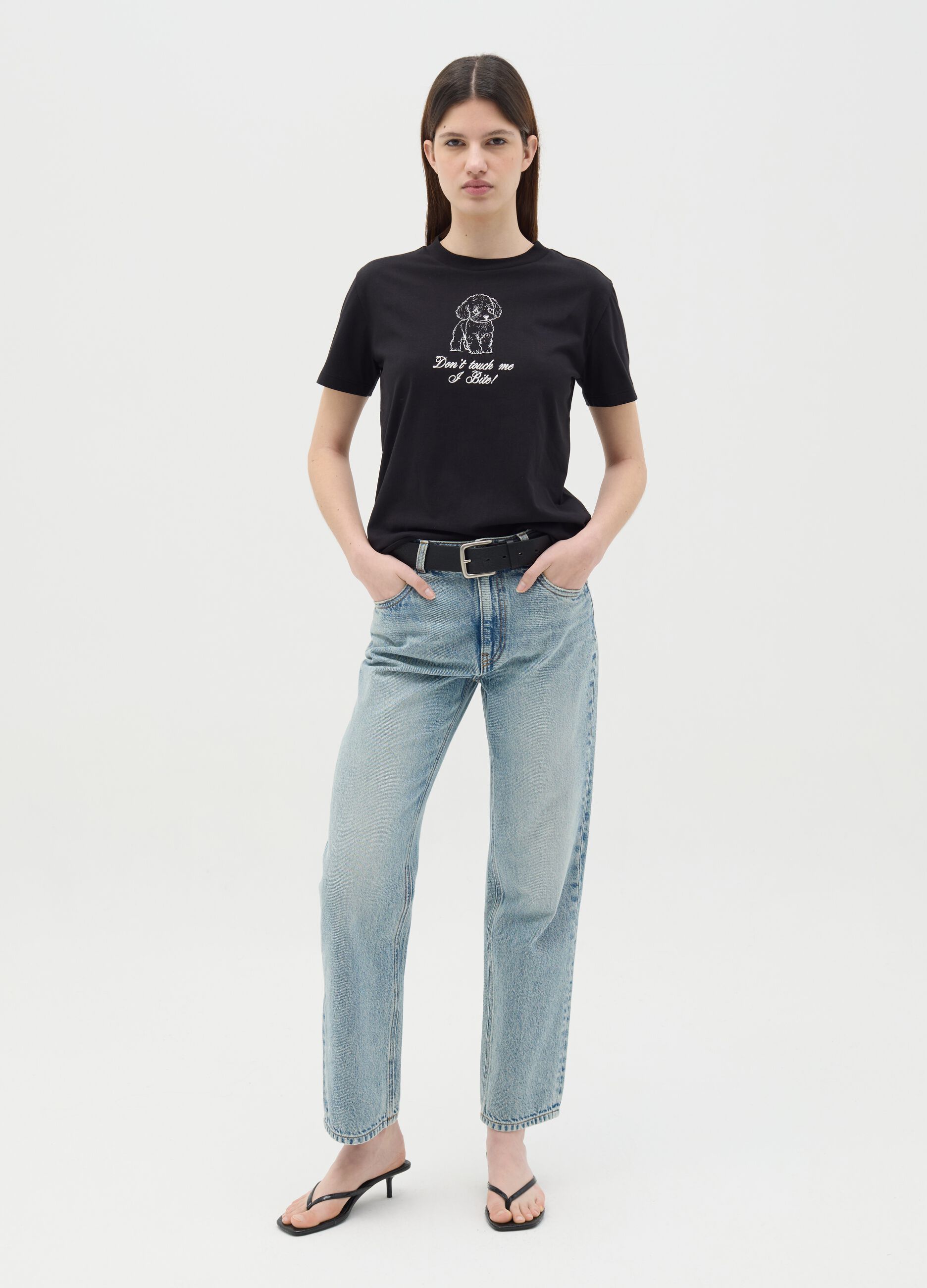 Black T-shirt in cotton with "Don't touch me I bite" print
