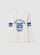 T-shirt bianca in puro cotone organico con stampa college per ragazzo_0