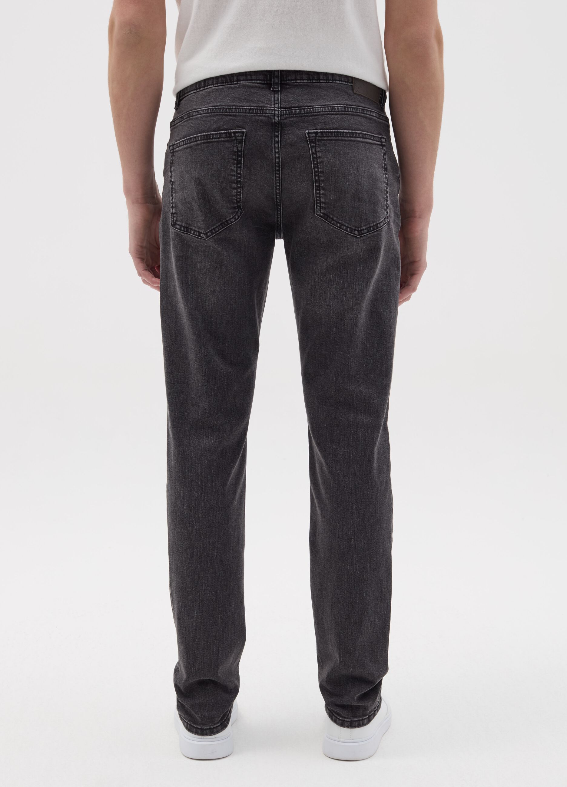 Slim-fit jeans with five pockets