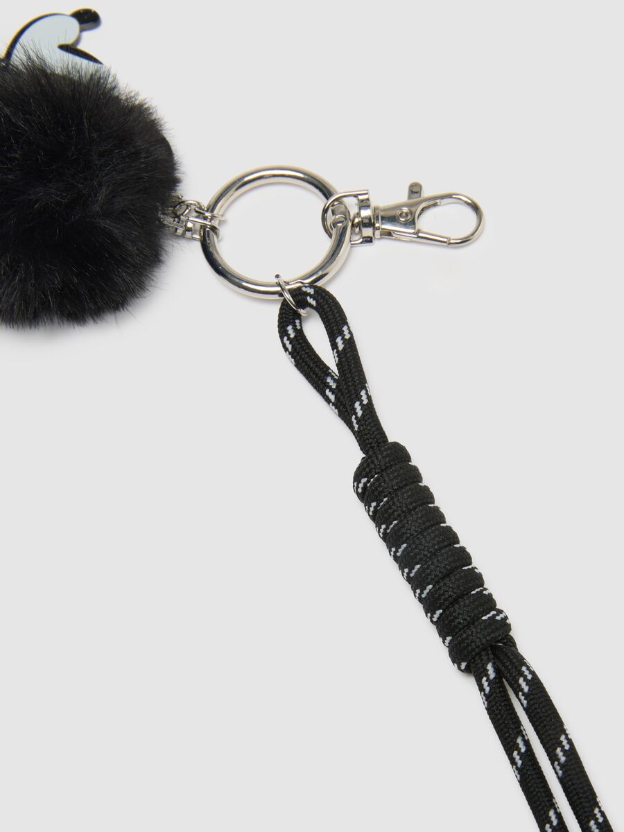 Black key ring with pompom and Disney charm_1