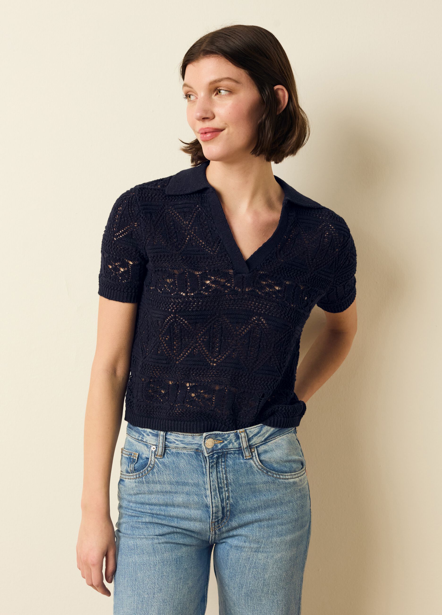 Maglia crochet con scollo a polo