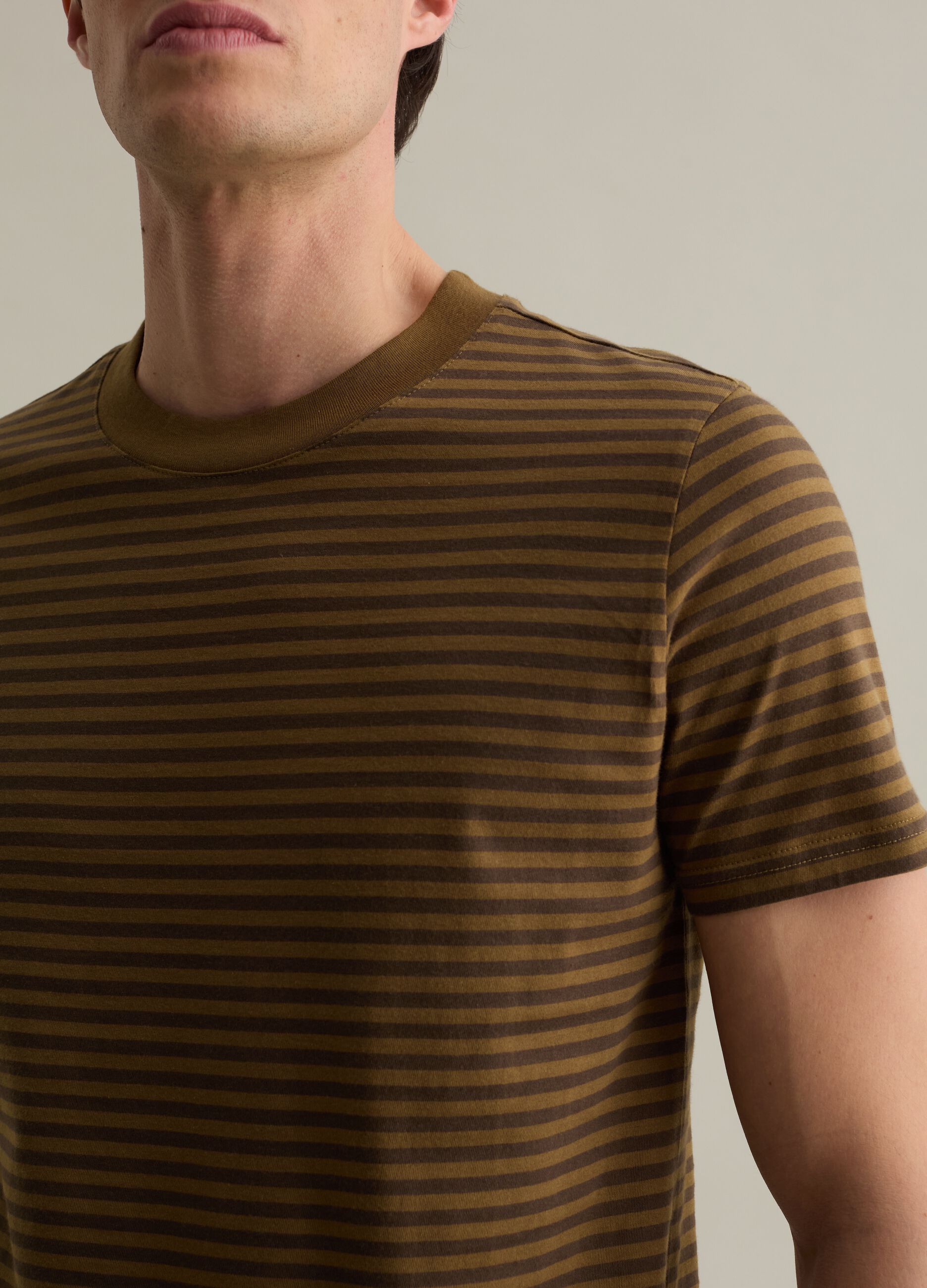 Striped T-shirt with round neck