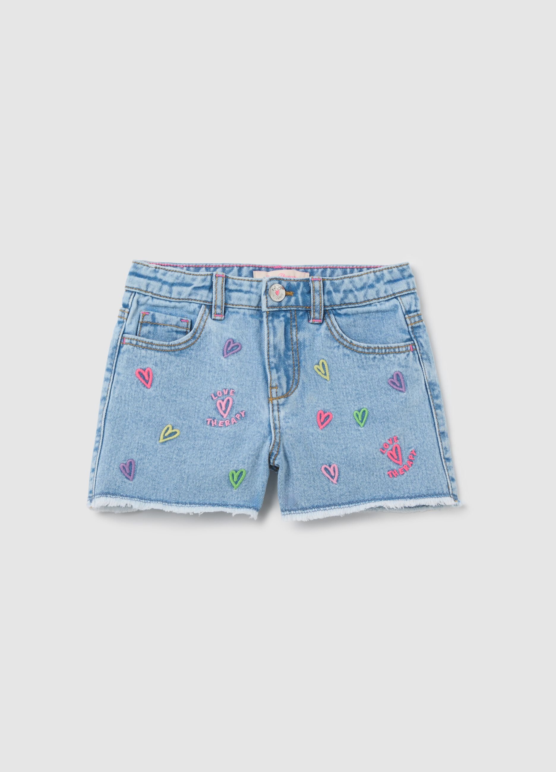 Denim shorts in cotton with embroidered hearts