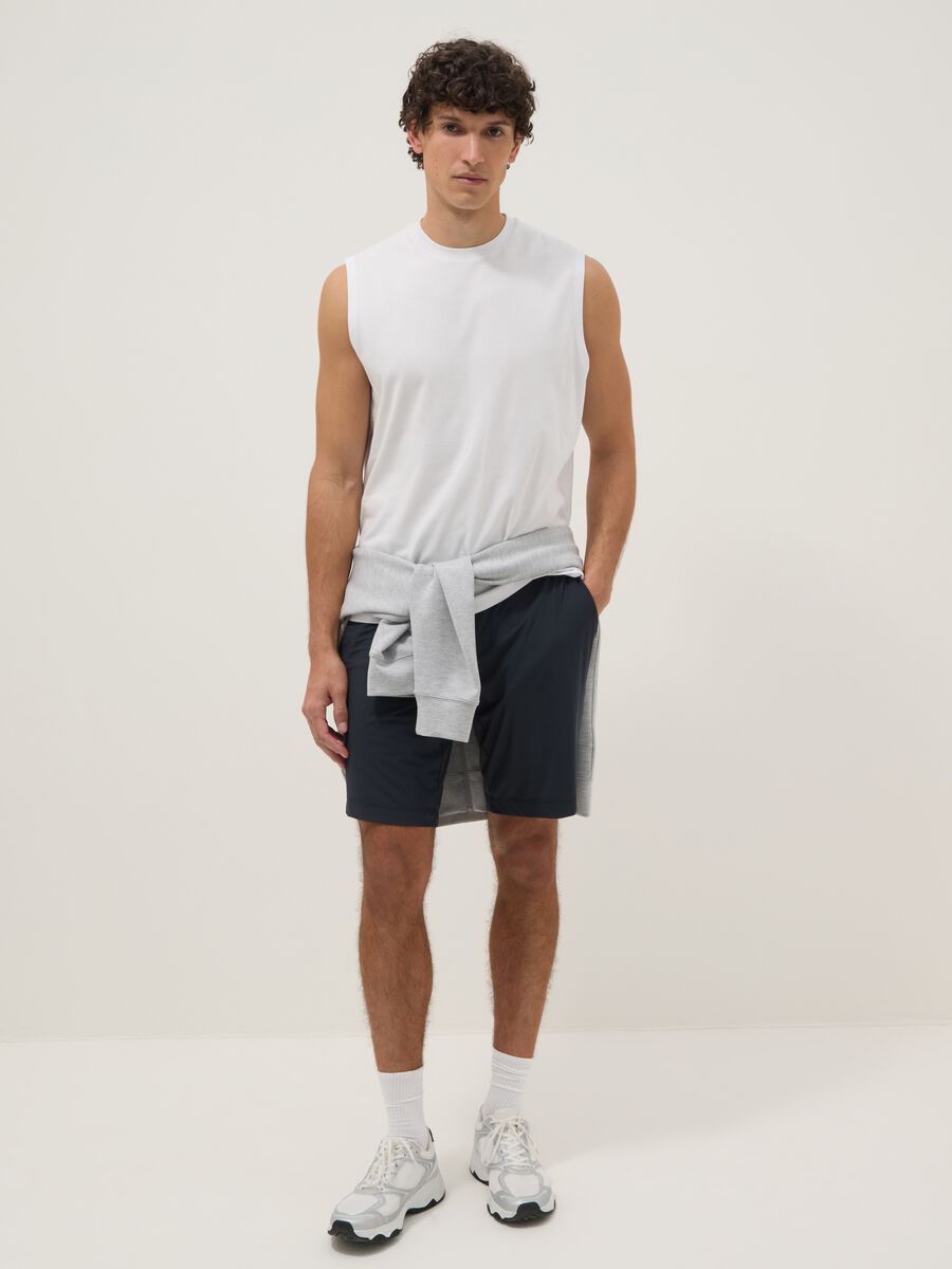 Bermuda chino blu in tessuto elasticizzato regular fit_1