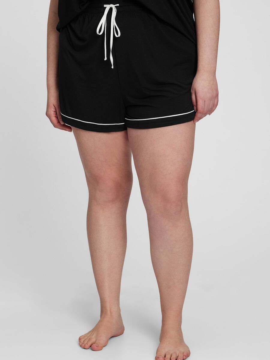 Pyjama shorts with contrasting piping_3