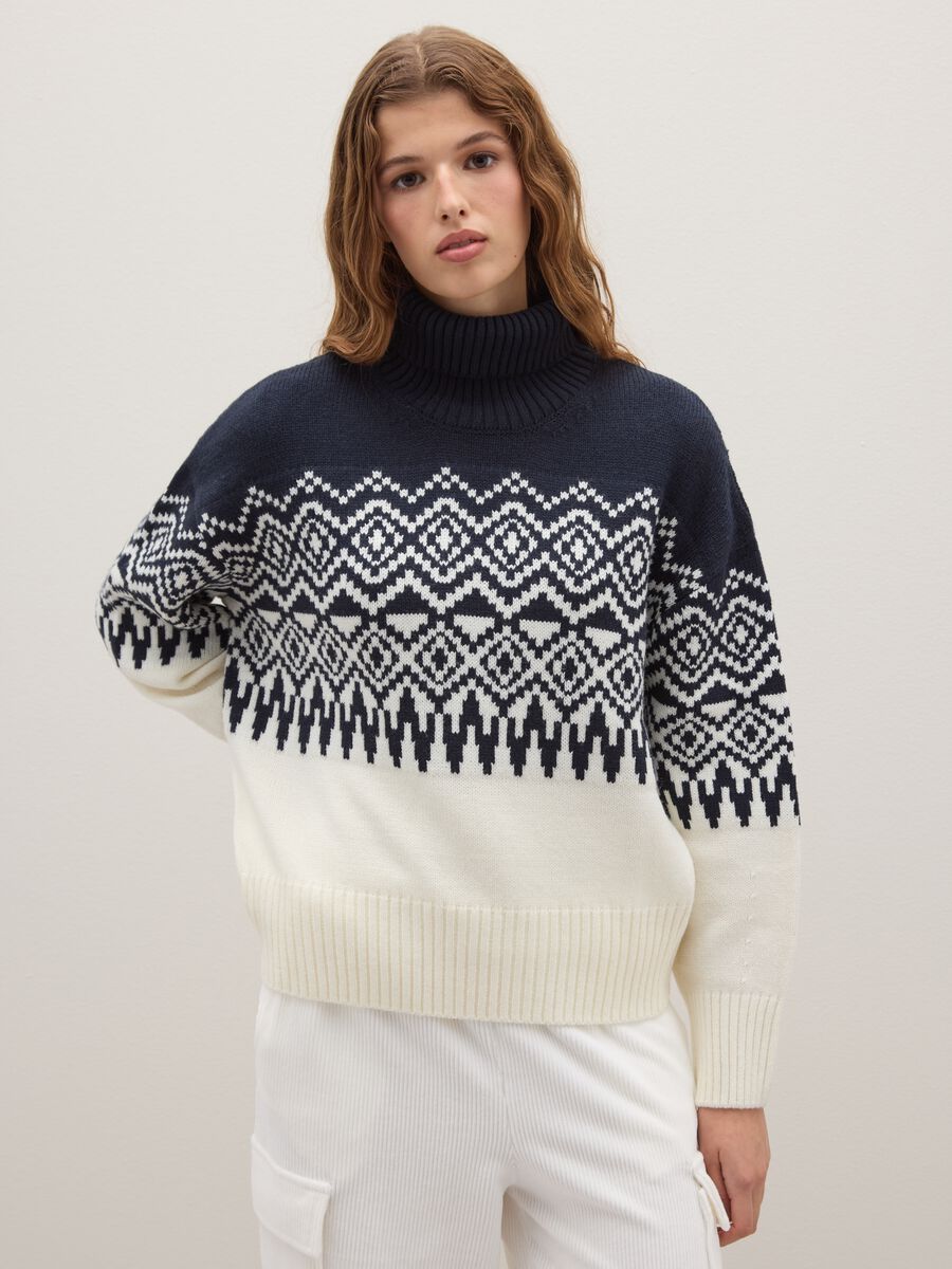 Black and white sweater with regular fit and high collar_0