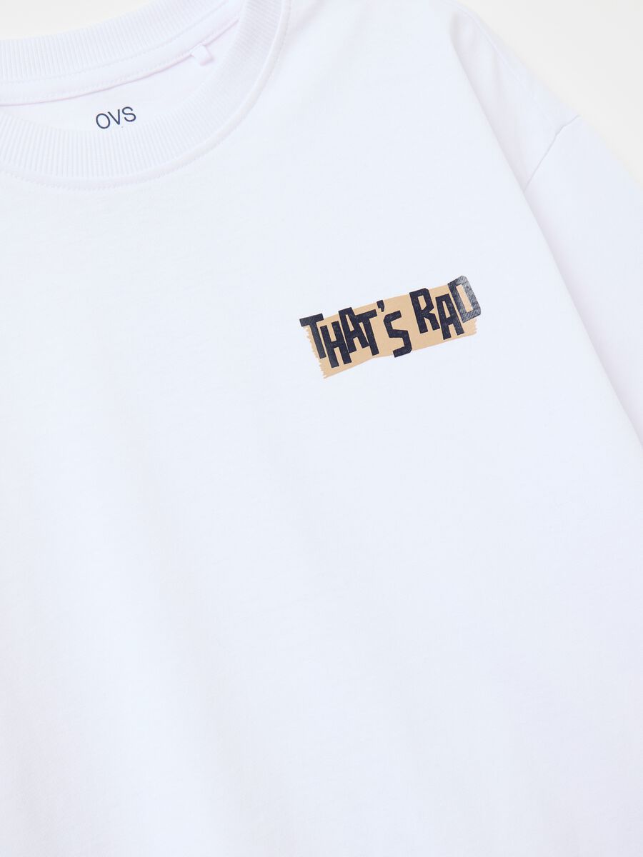 Crew-neck T-shirt with printed lettering_5