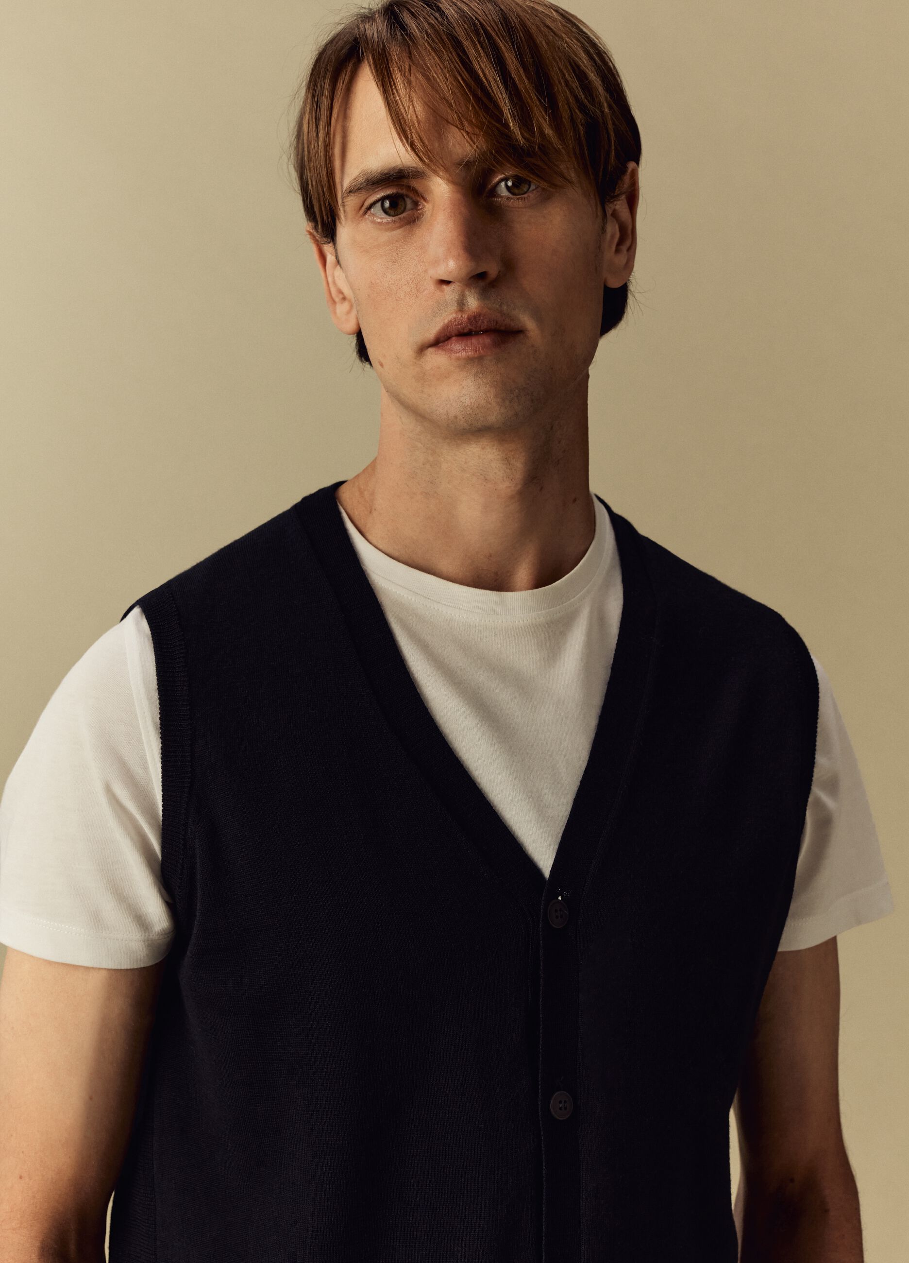 Gilet in lana merino con bottoni_1