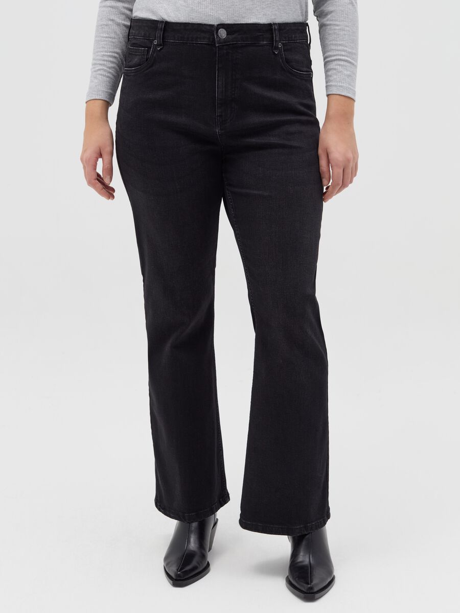 Curvy flare-fit jeans with five pockets_1