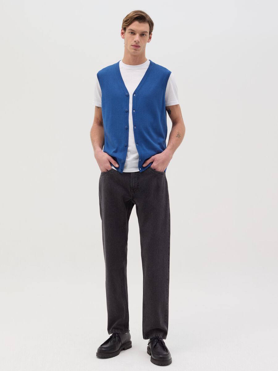 Gilet with V neck and buttons_1