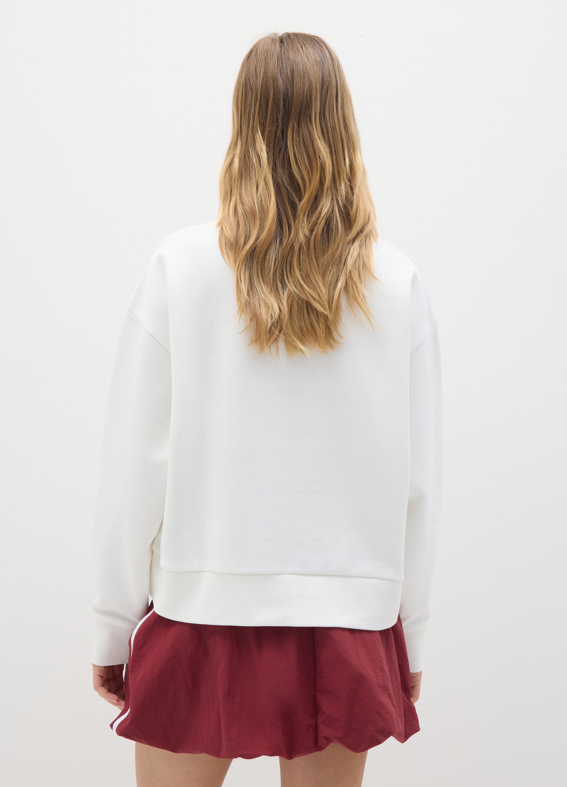 White cotton blend sweatshirt with regular fit