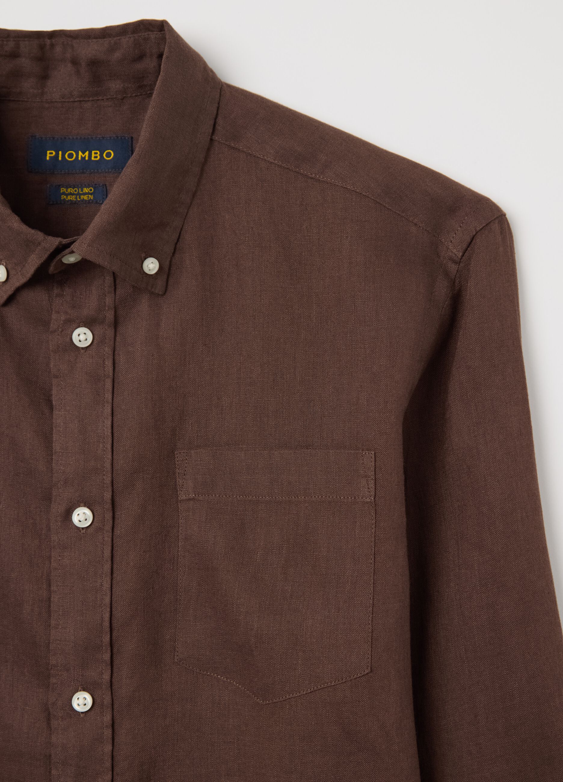 Brown shirt in linen with button-down collar